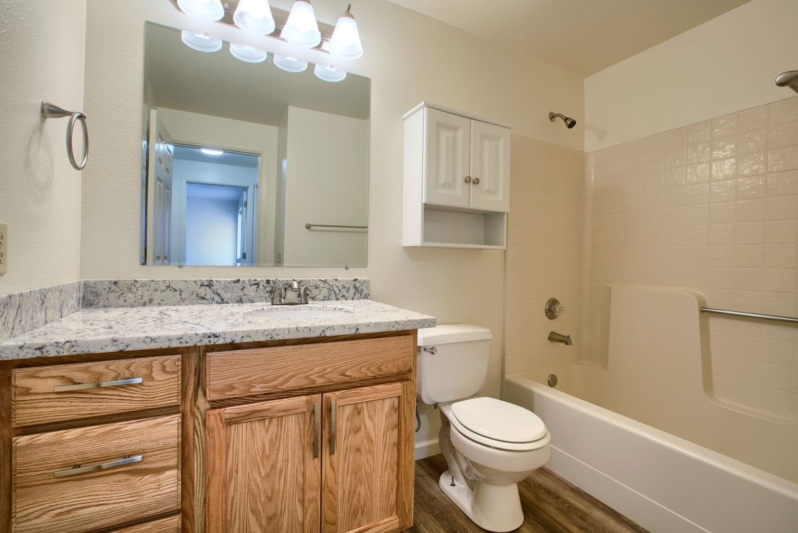 Federal Way Apartment: 32420 1st Ln. SW