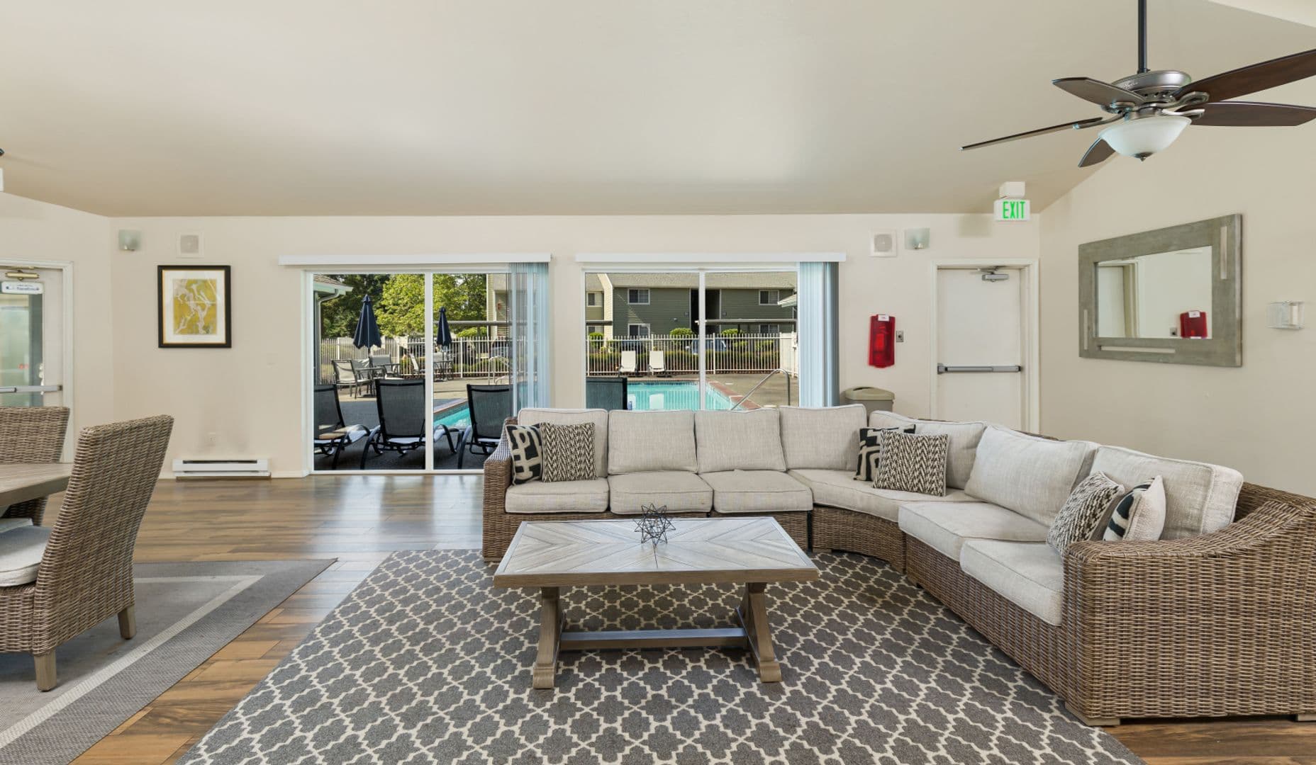 Federal Way Apartment: 32420 1st Ln. SW