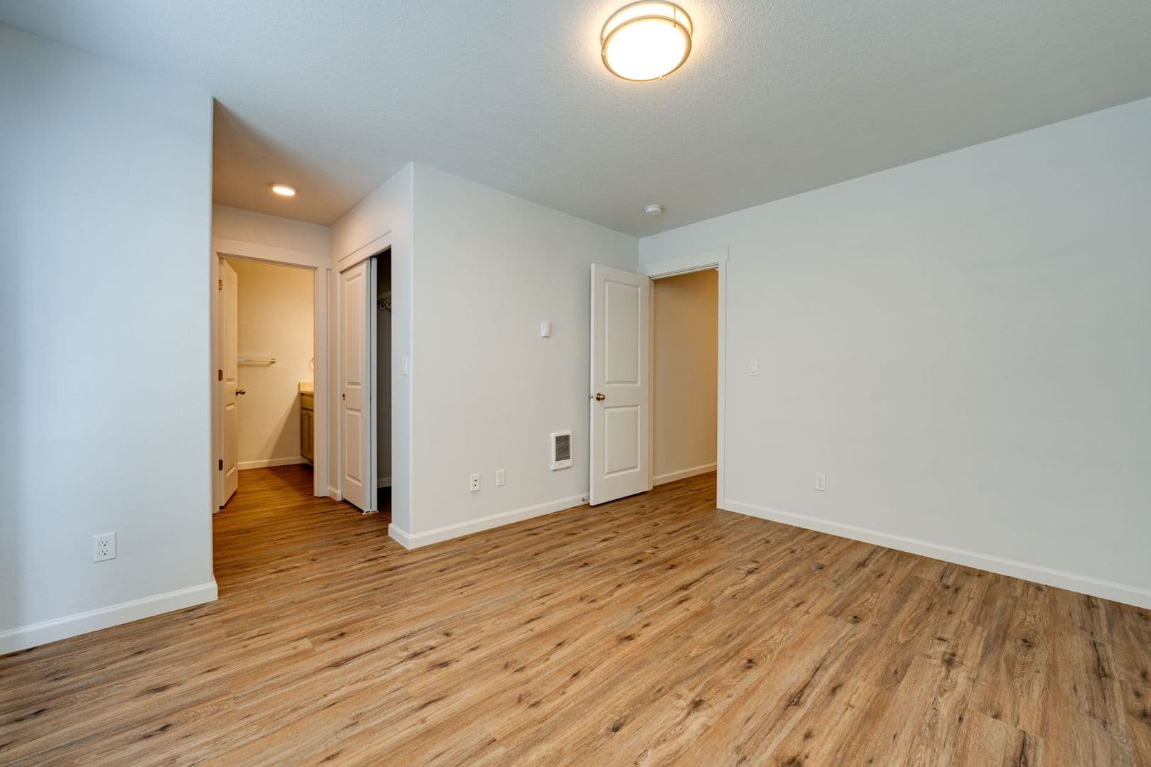 Cottage Grove Townhome: 935 Arthur Ave