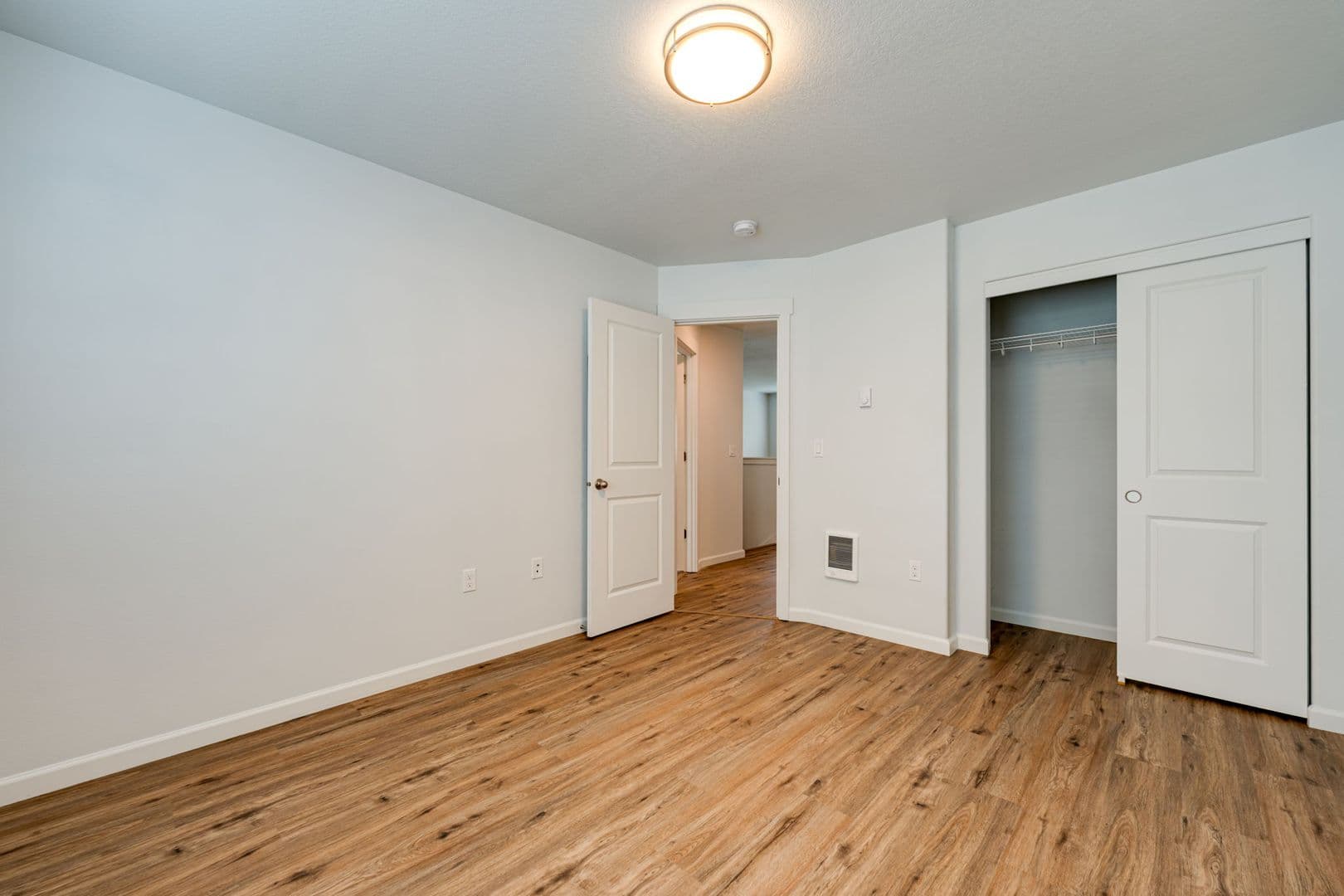 Cottage Grove Townhome: 935 Arthur Ave