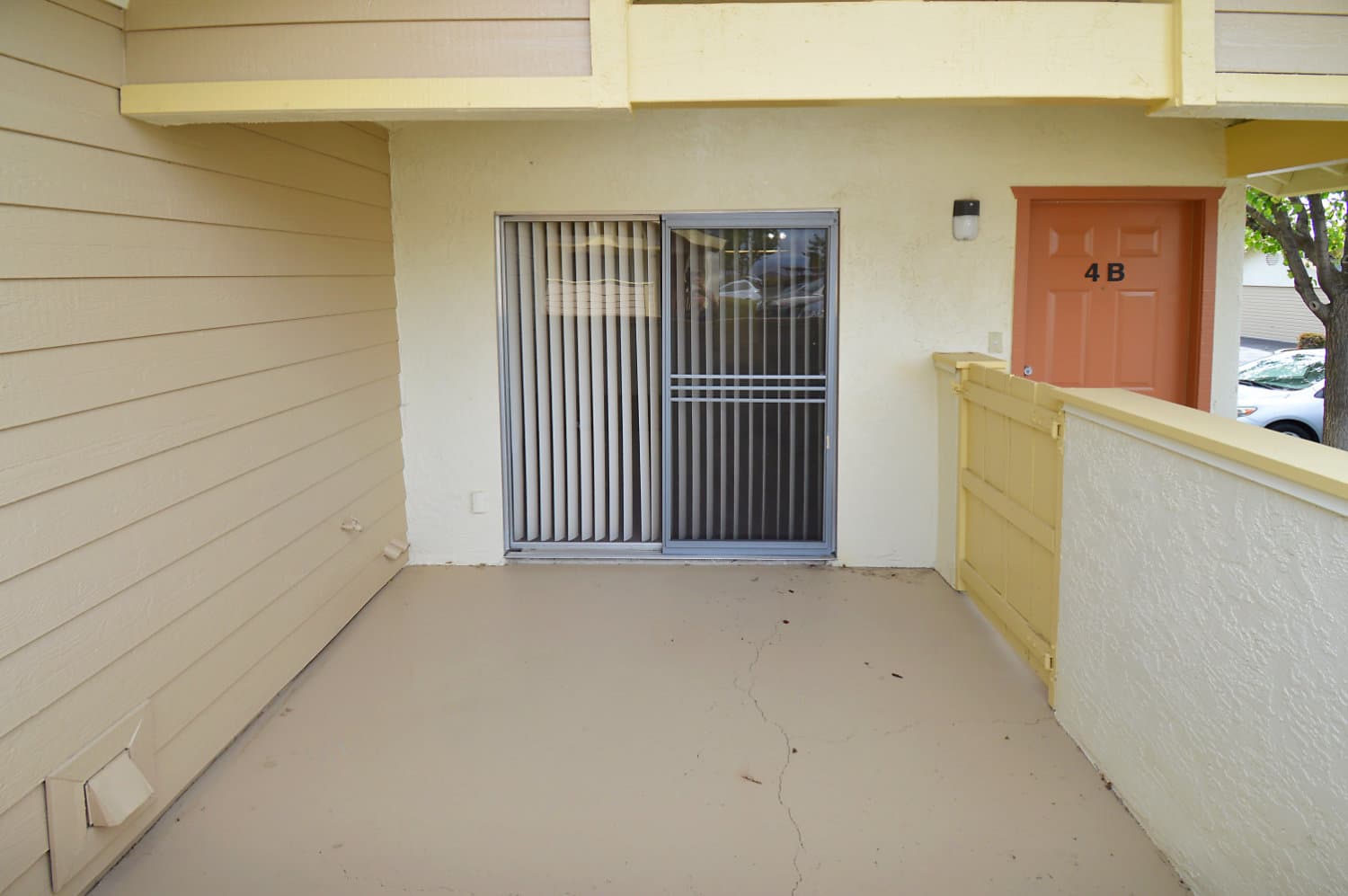 Bakersfield Apartment: 4841 Columbus St.