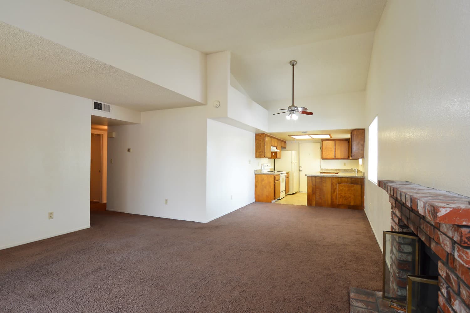 Bakersfield Apartment: 4841 Columbus St.