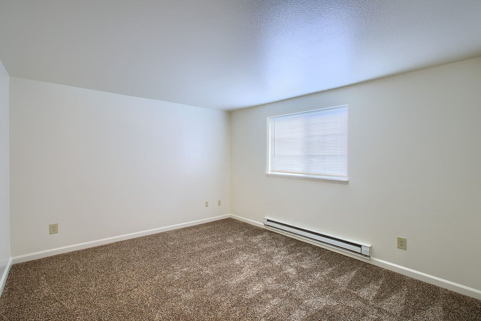 Federal Way Apartment: 32420 1st Ln. SW