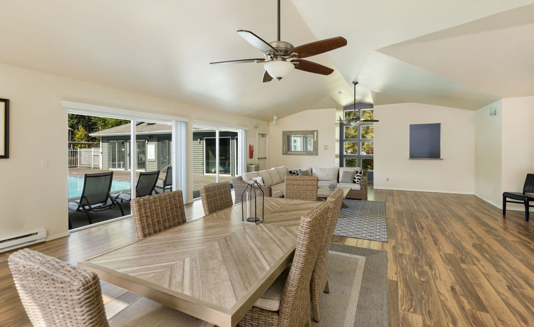 Federal Way Apartment: 32420 1st Ln. SW