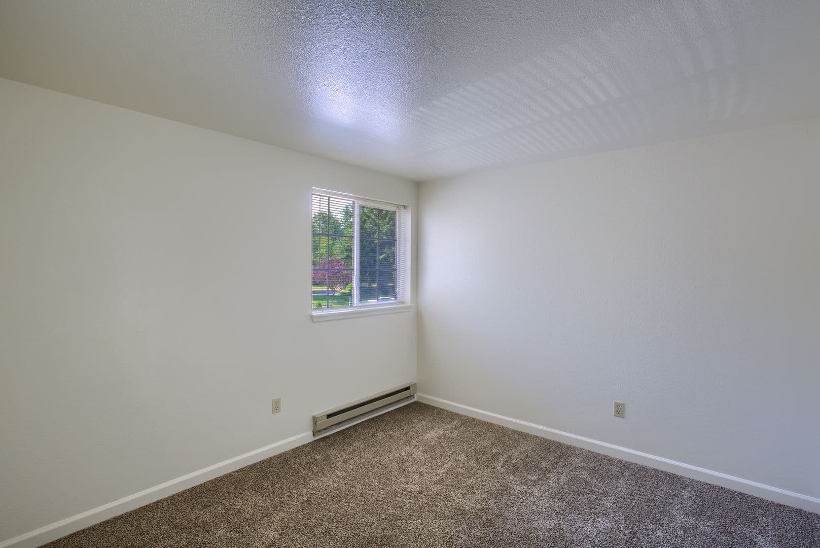 Federal Way Apartment: 32420 1st Ln. SW