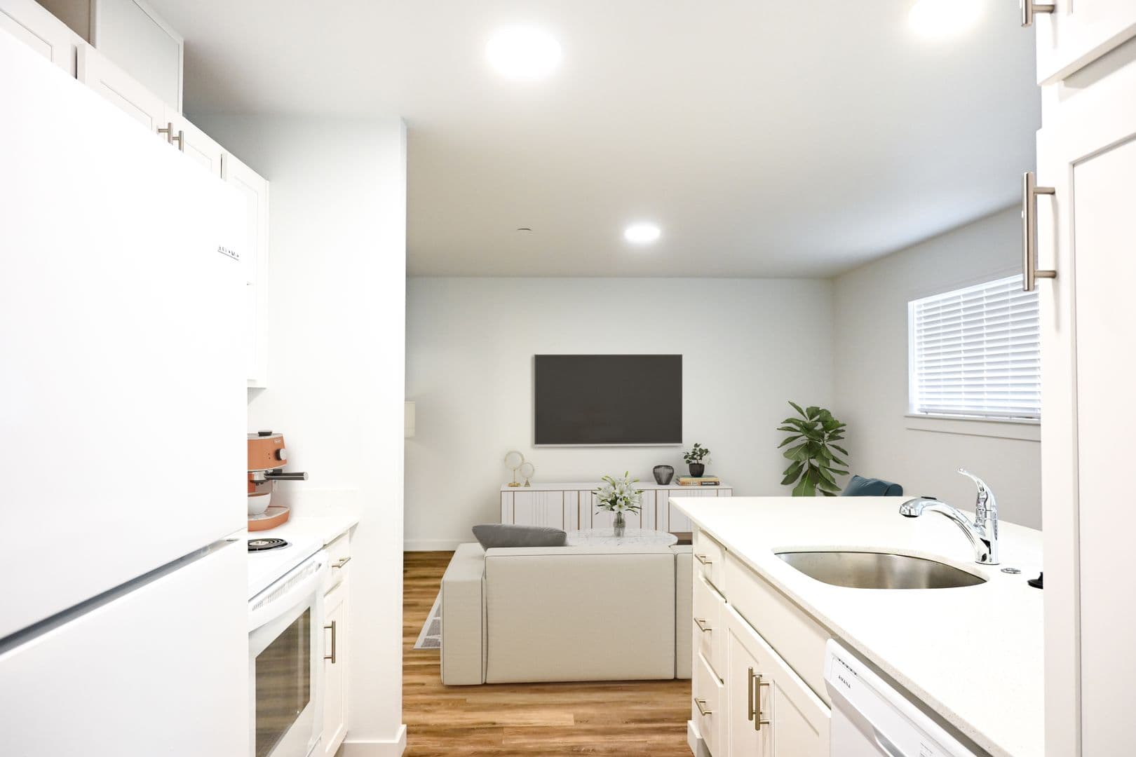 Cottage Grove Apartment: 1041 S 10th St.