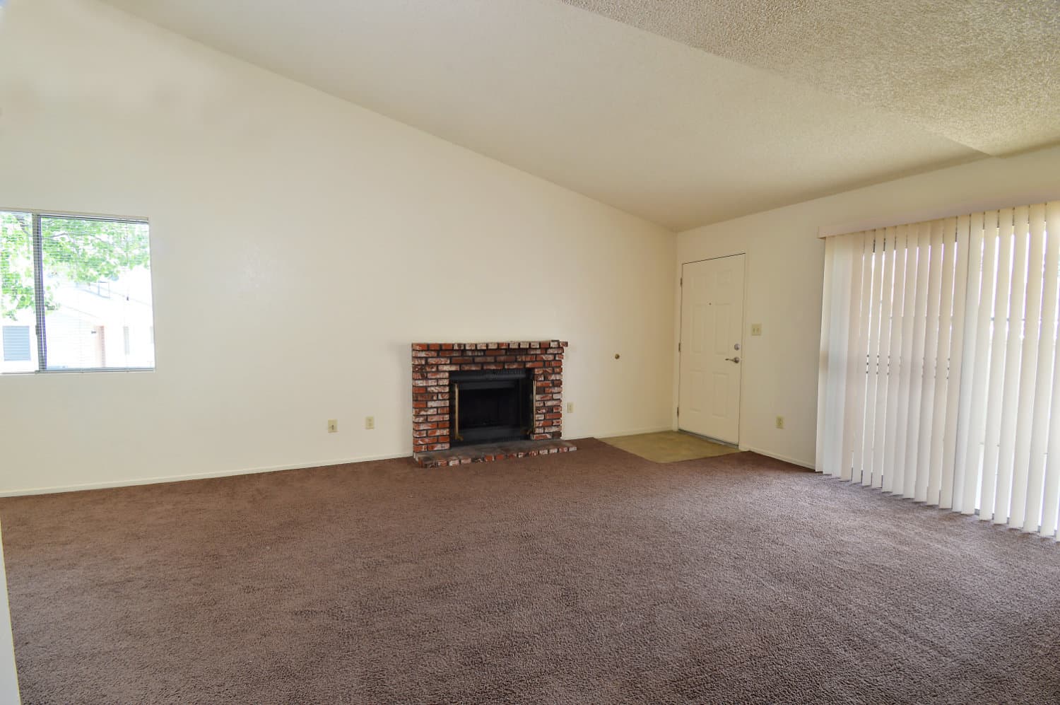 Bakersfield Apartment: 4841 Columbus St.