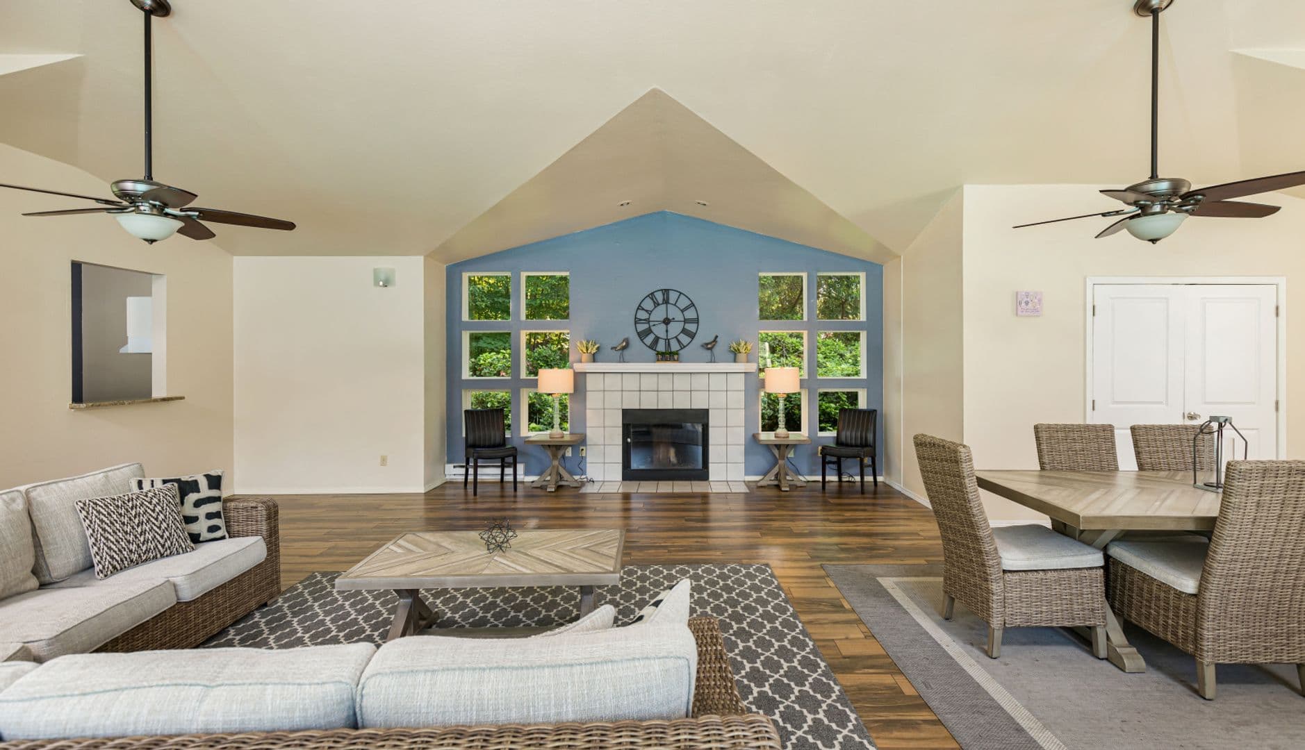 Federal Way Apartment: 32420 1st Ln. SW