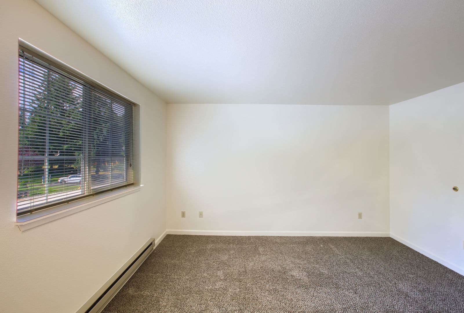 Federal Way Apartment: 32420 1st Ln. SW