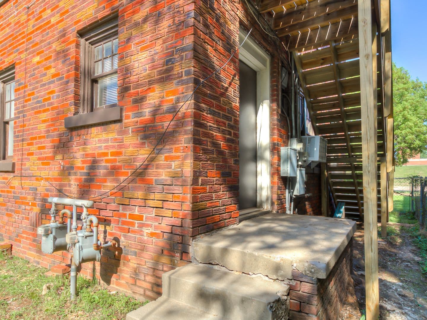 Oklahoma City Apartment: 1300 NW 15th St
