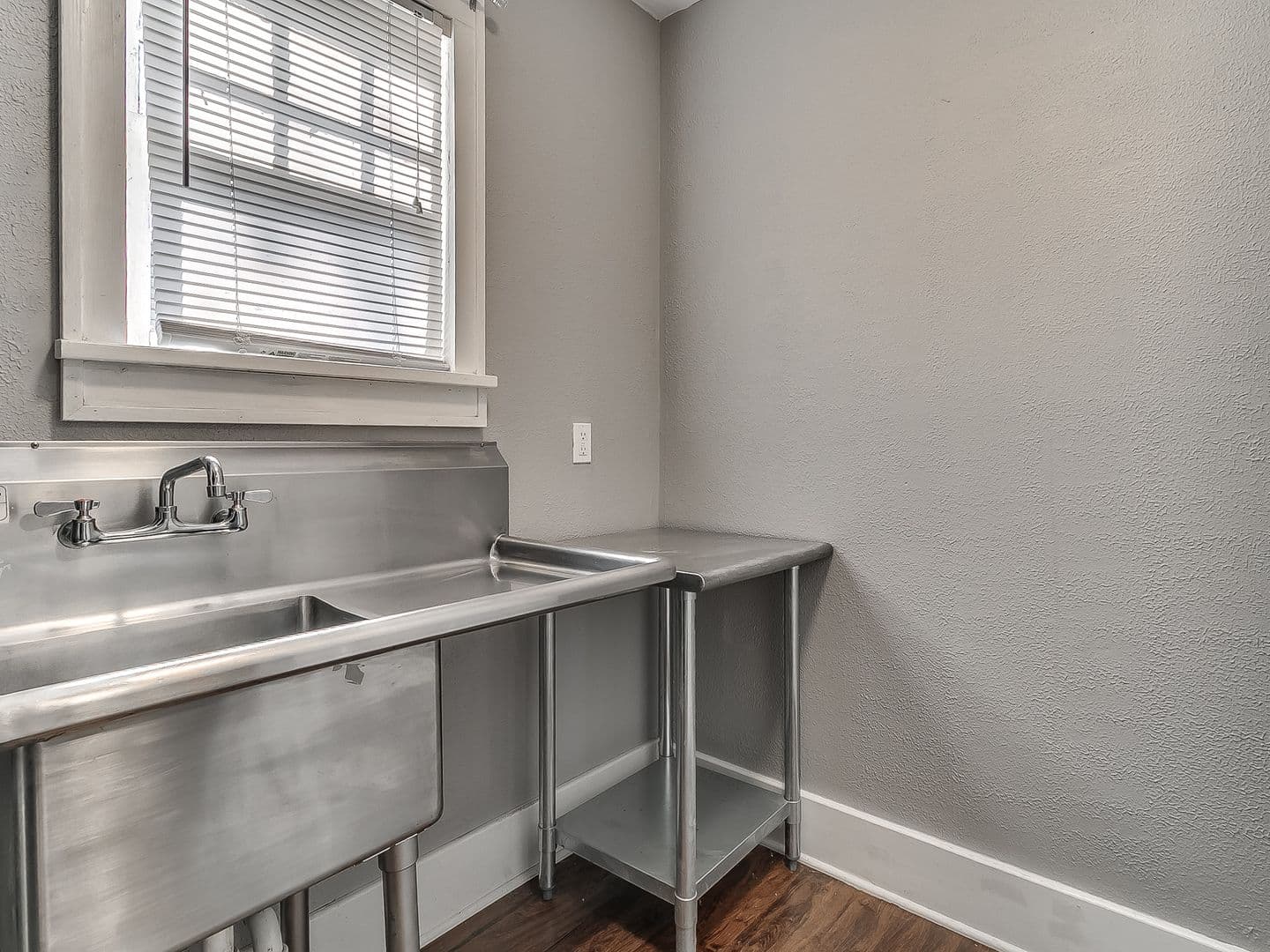 Oklahoma City Apartment: 1300 NW 15th St