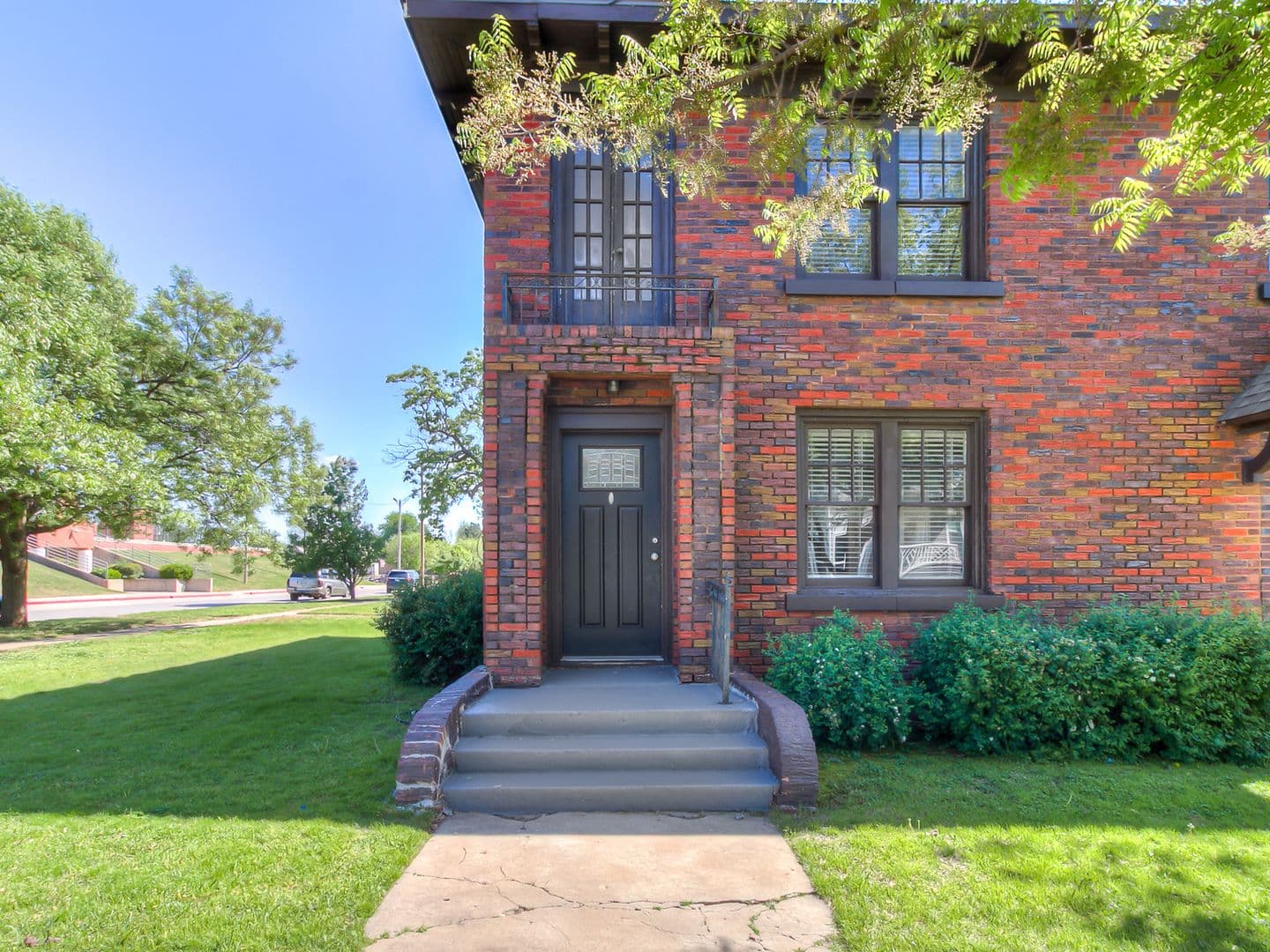 Oklahoma City Apartment: 1300 NW 15th St