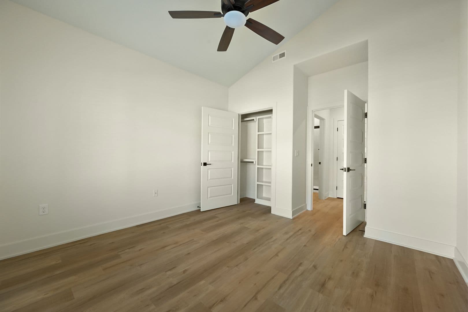 Raymore Apartment: 109 & 111 Amberwood Ct.