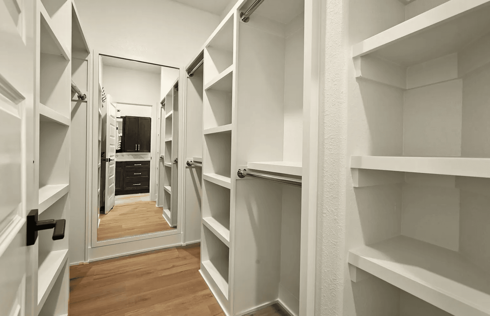 Raymore Townhome: 213 E. Maplewood Ln