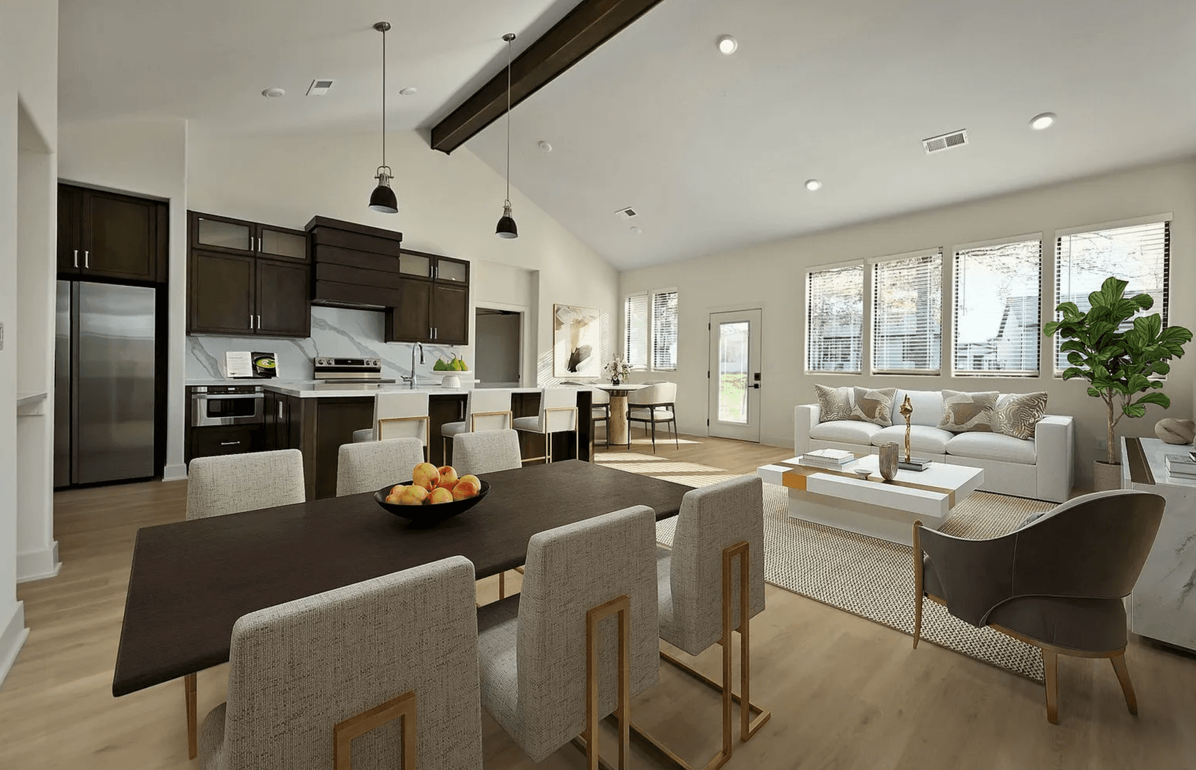 Raymore Townhome: 213 E. Maplewood Ln