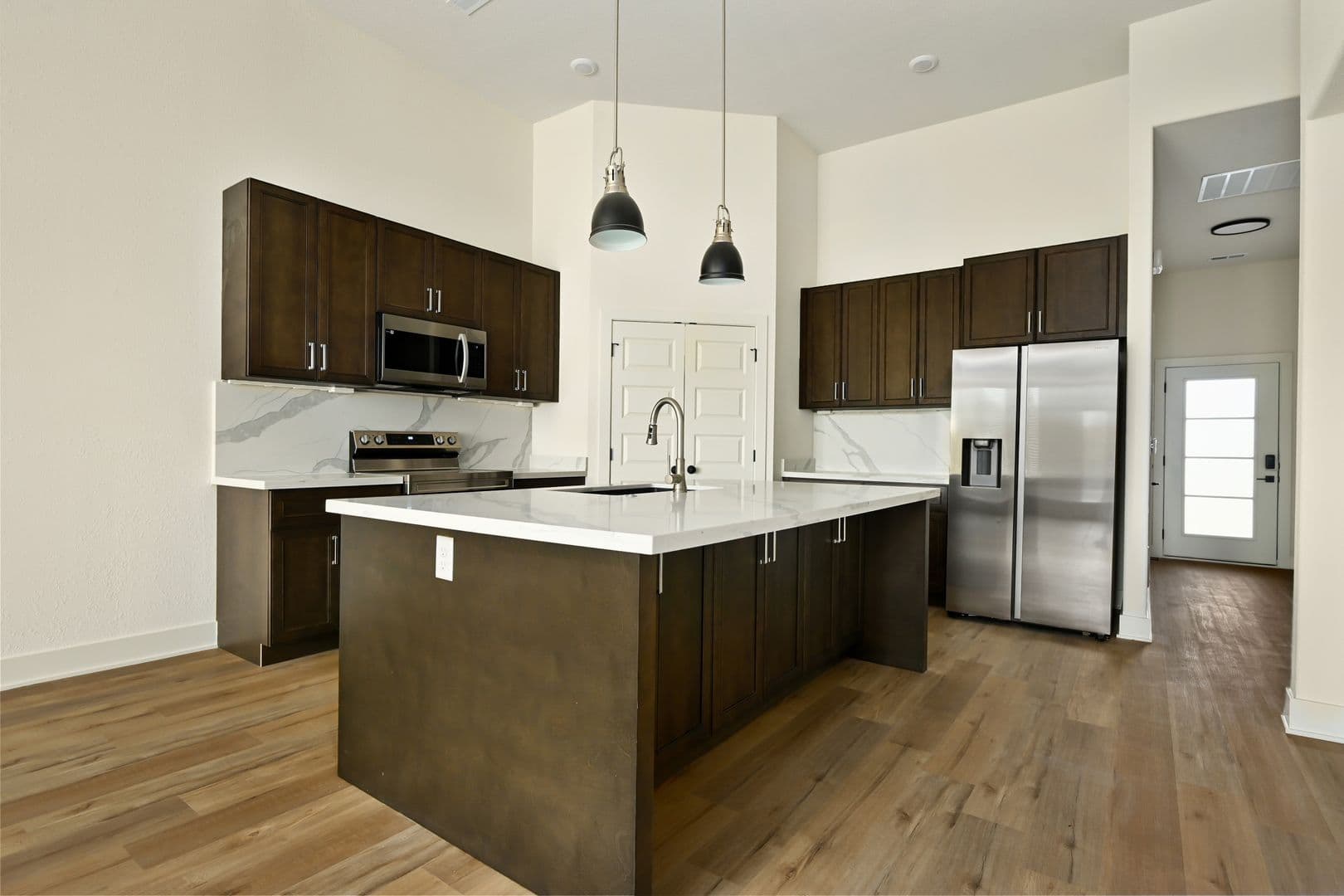 Raymore Apartment: 109 & 111 Amberwood Ct.
