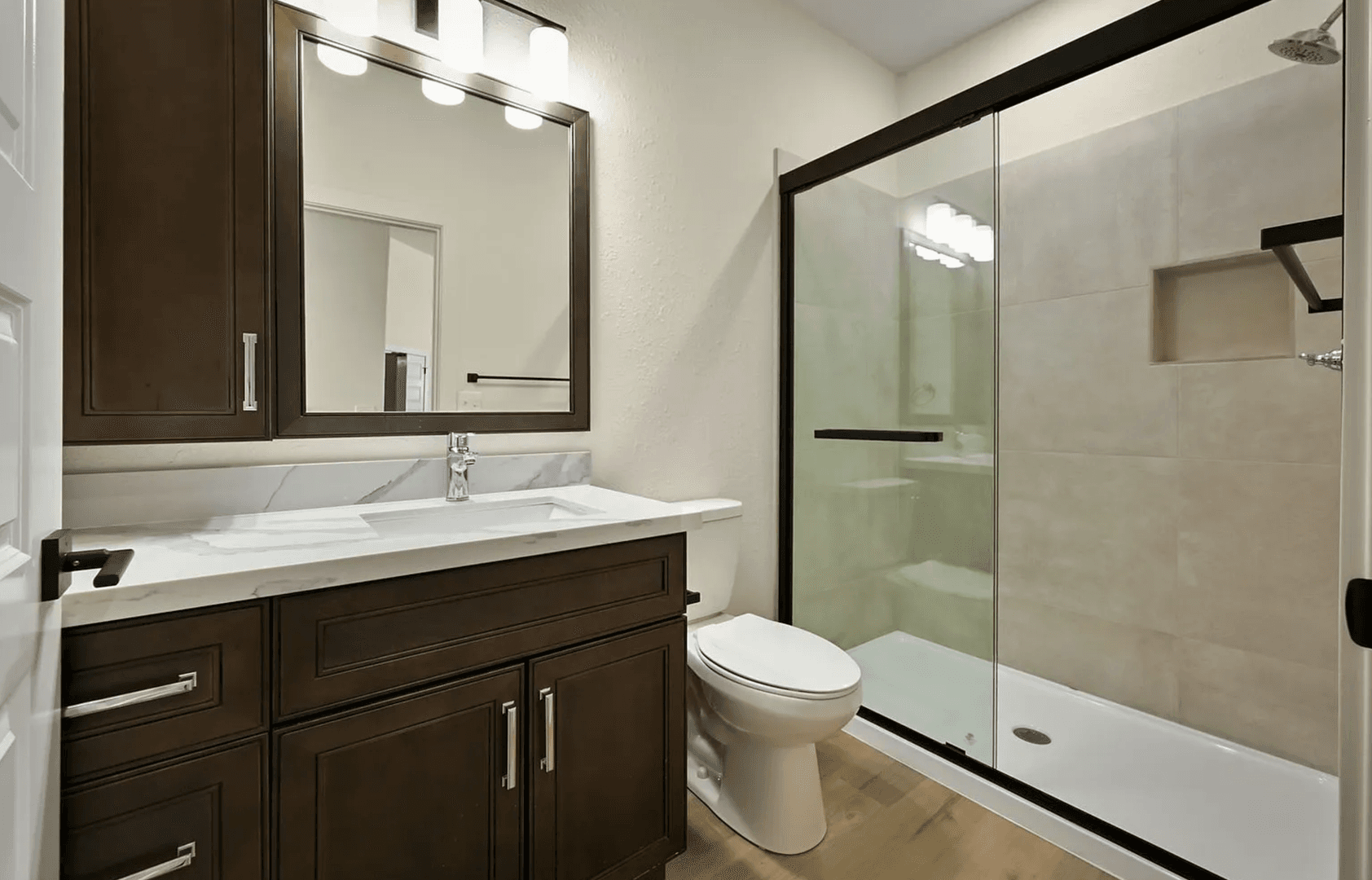 Raymore Townhome: 213 E. Maplewood Ln