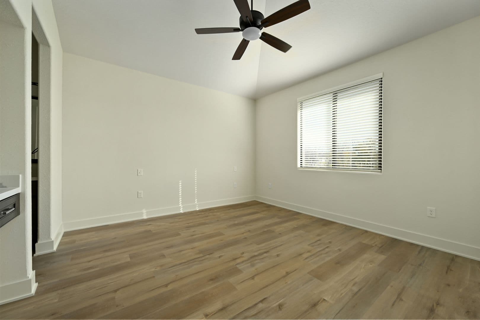 Raymore Apartment: 109 & 111 Amberwood Ct.