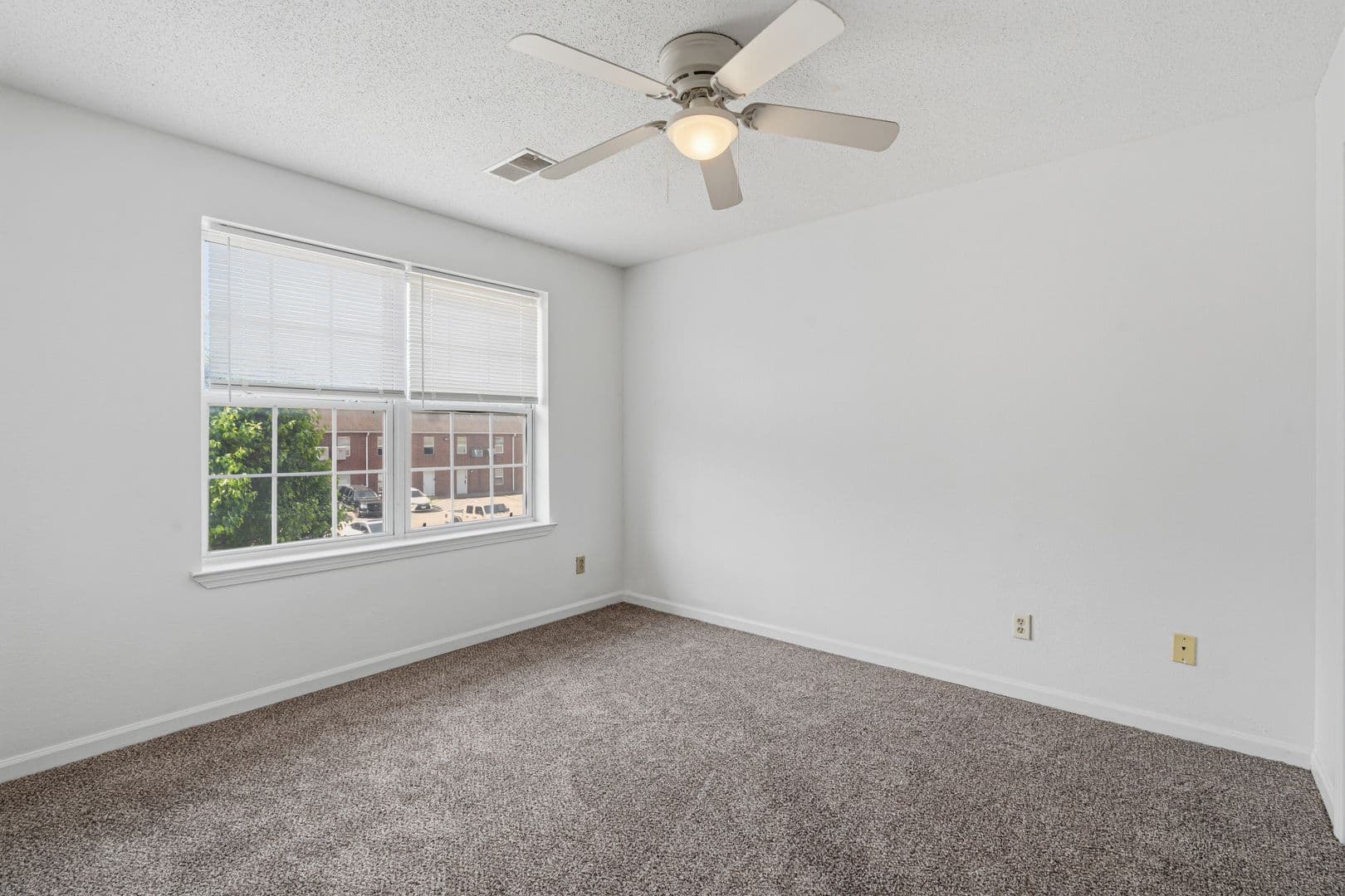 Warrensburg Apartment: 109 Commercial St Unit 118
