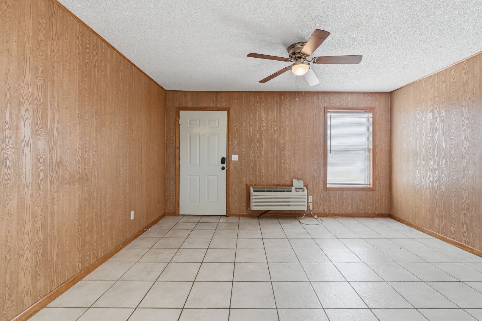 Warrensburg Apartment: 109 S Holden St Unit E