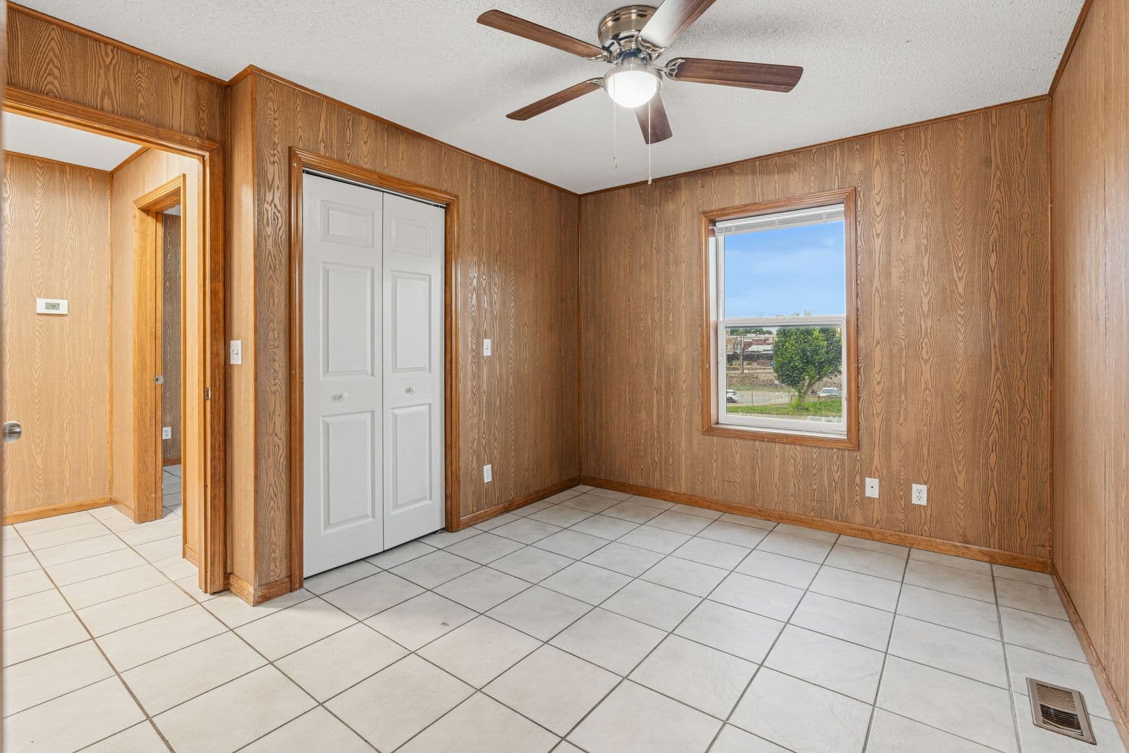Warrensburg Apartment: 107 Grover St Unit B