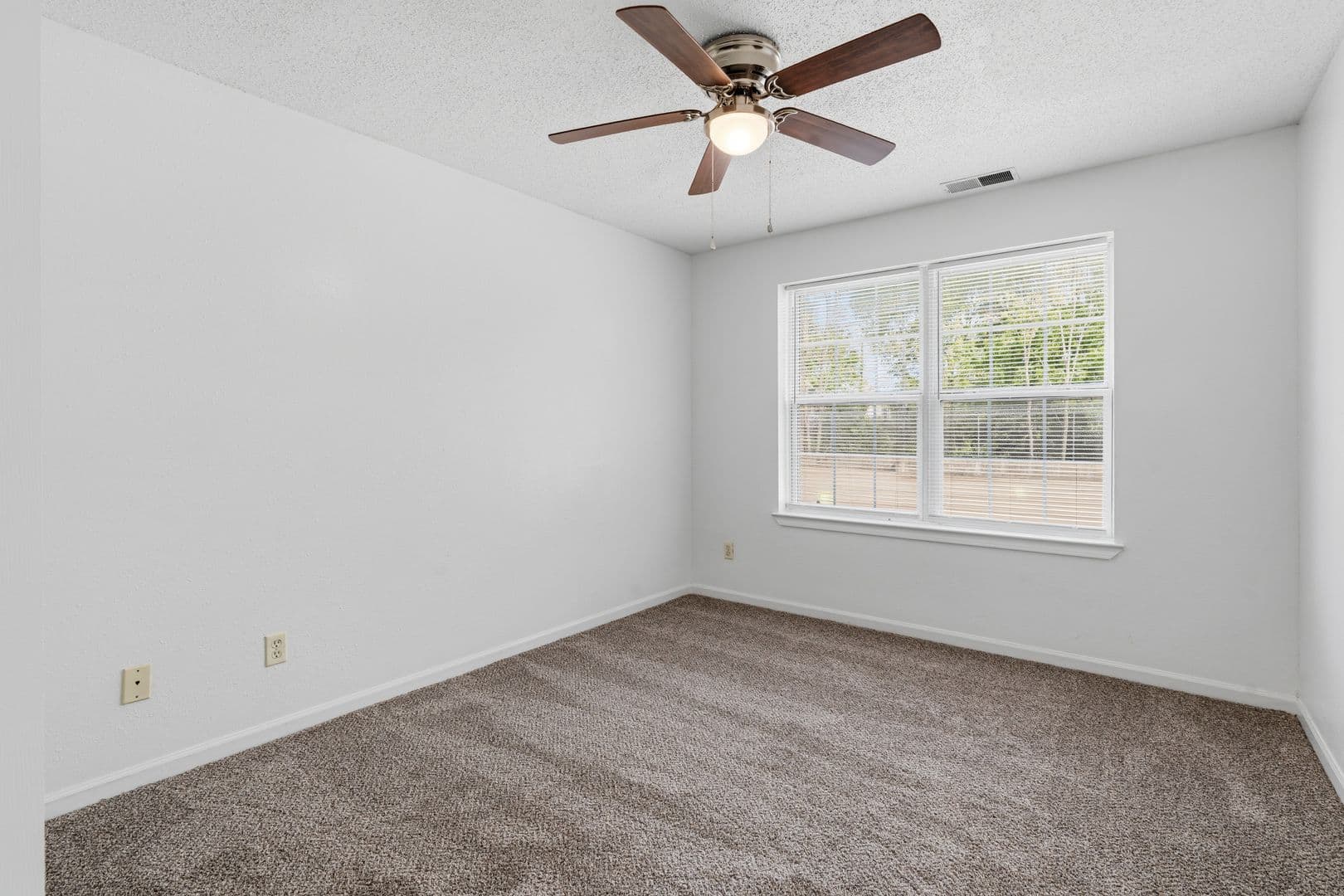 Warrensburg Apartment: 111 Commercial St Unit 108