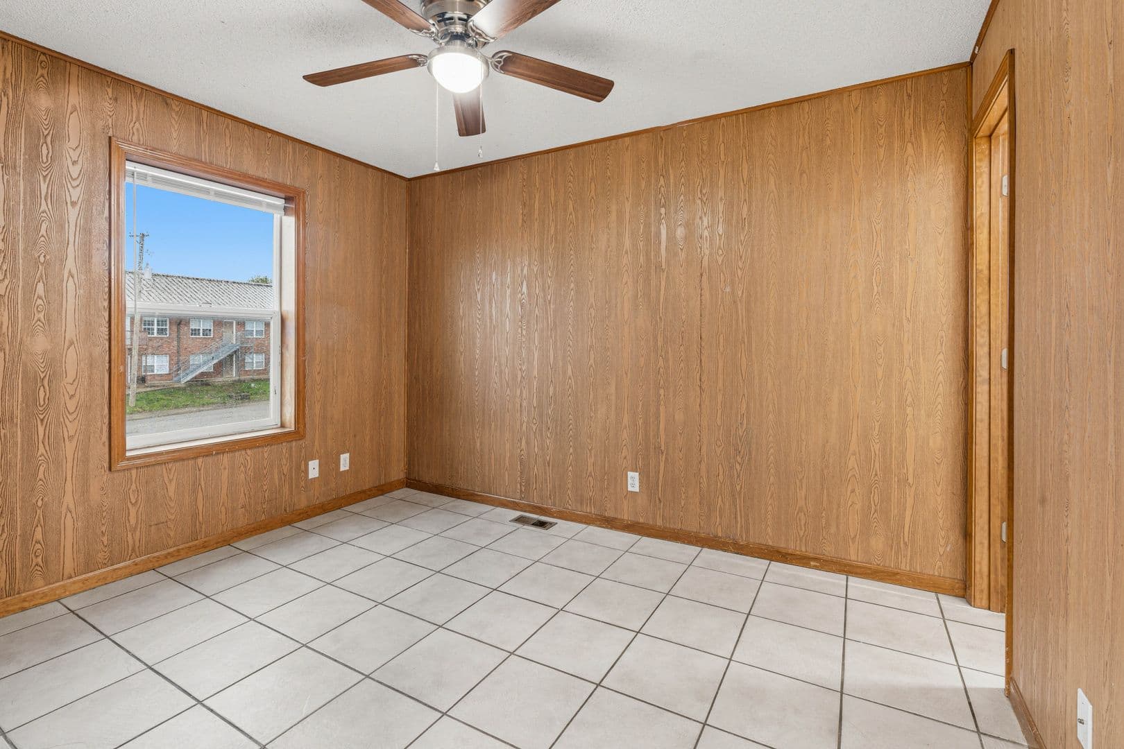 Warrensburg Apartment: 107 Grover St Unit B