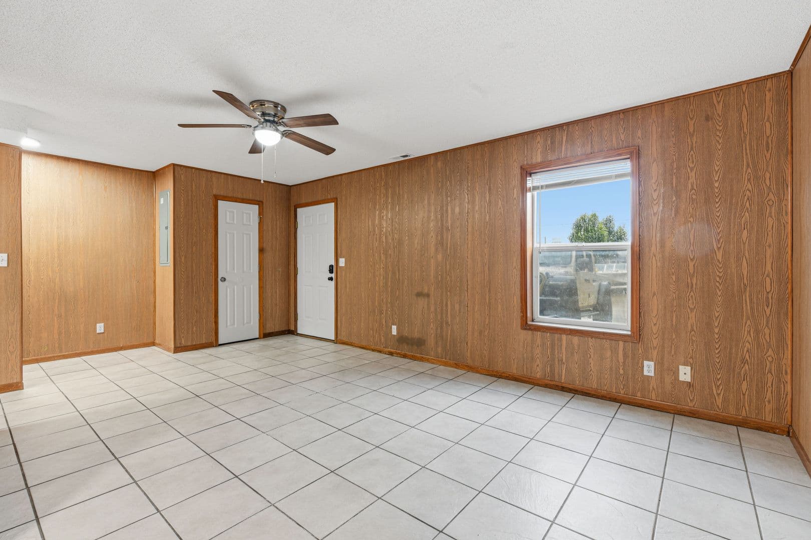 Warrensburg Apartment: 107 Grover St Unit B