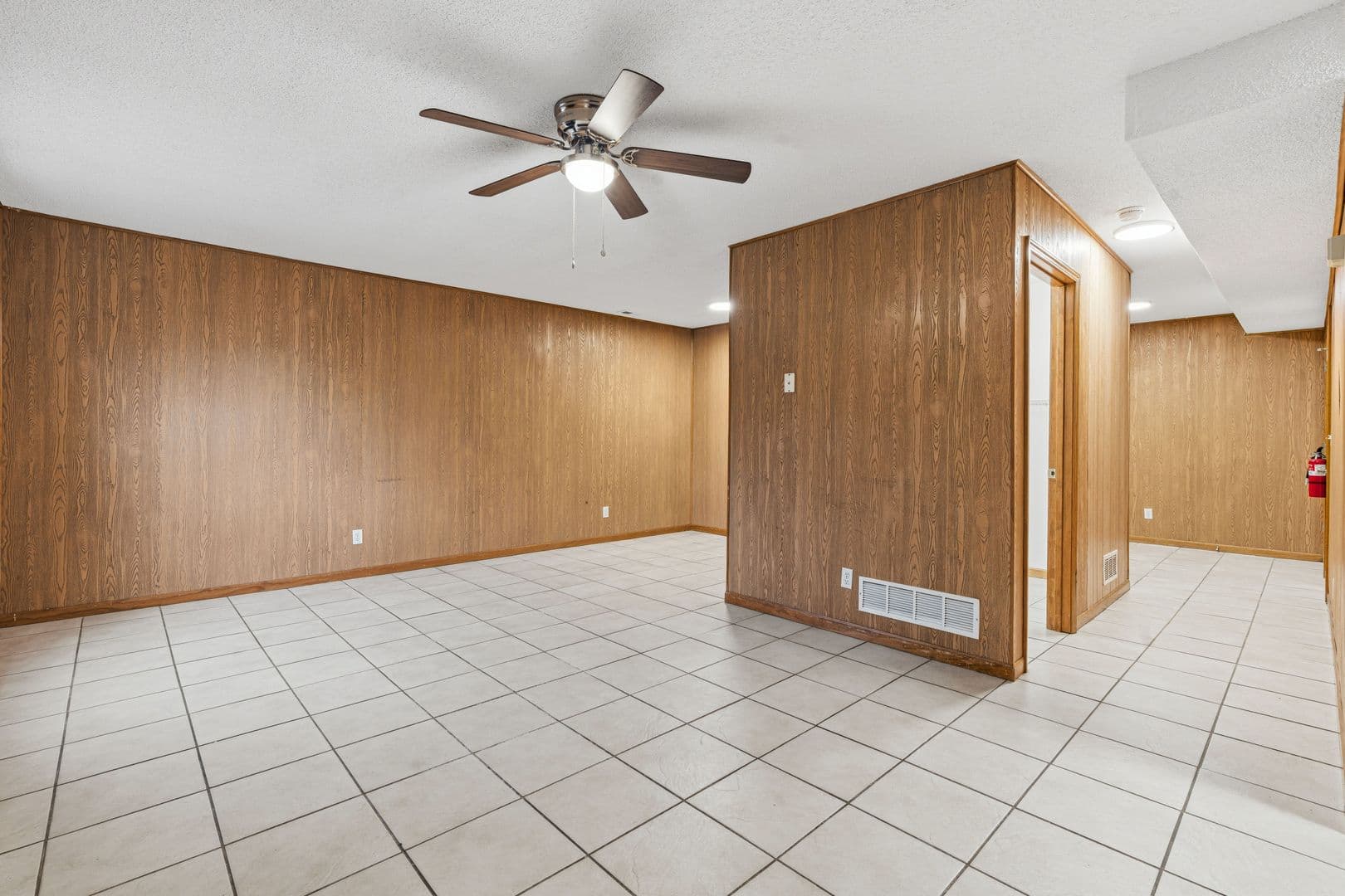 Warrensburg Apartment: 107 Grover St Unit B