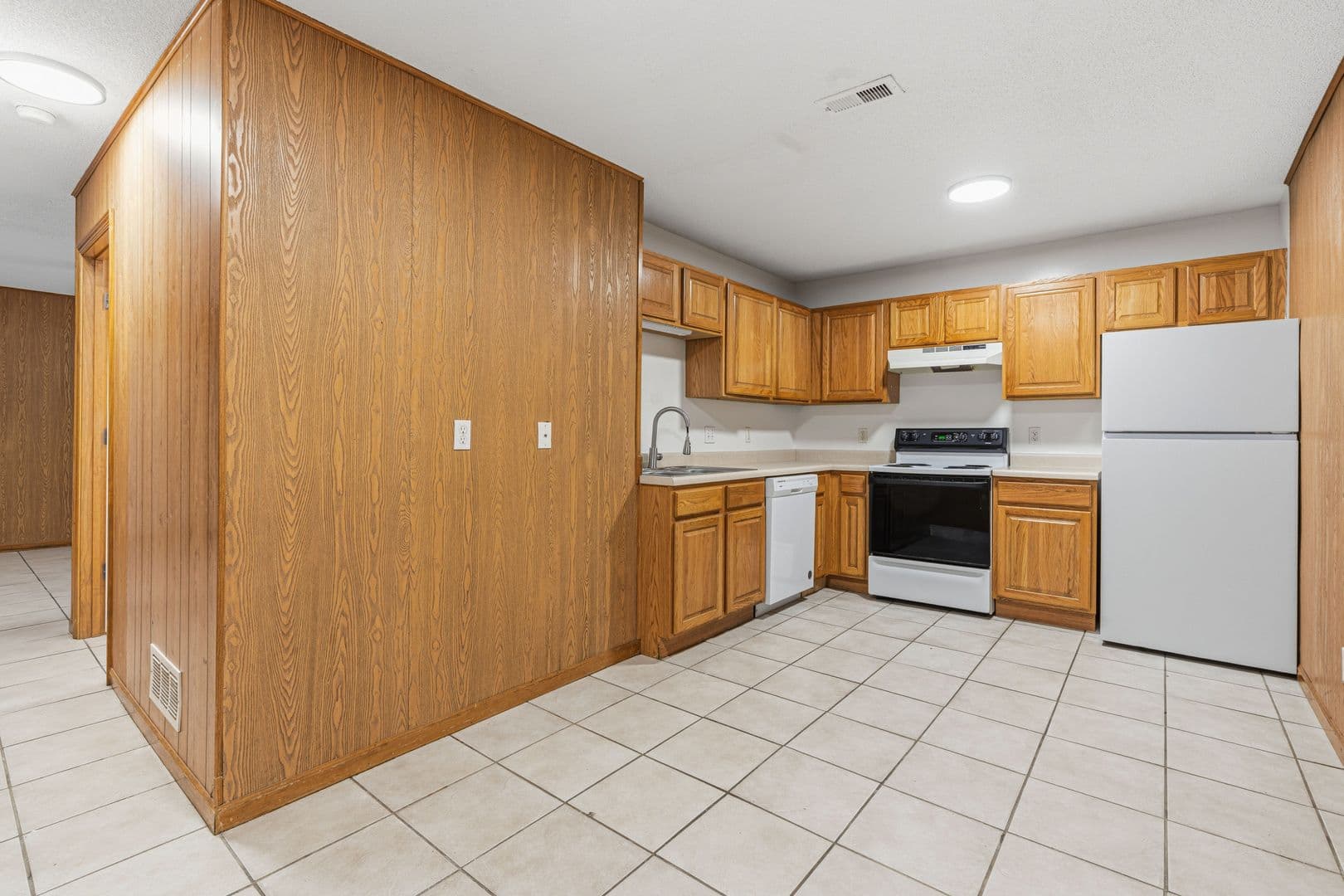 Warrensburg Apartment: 107 Grover St Unit B