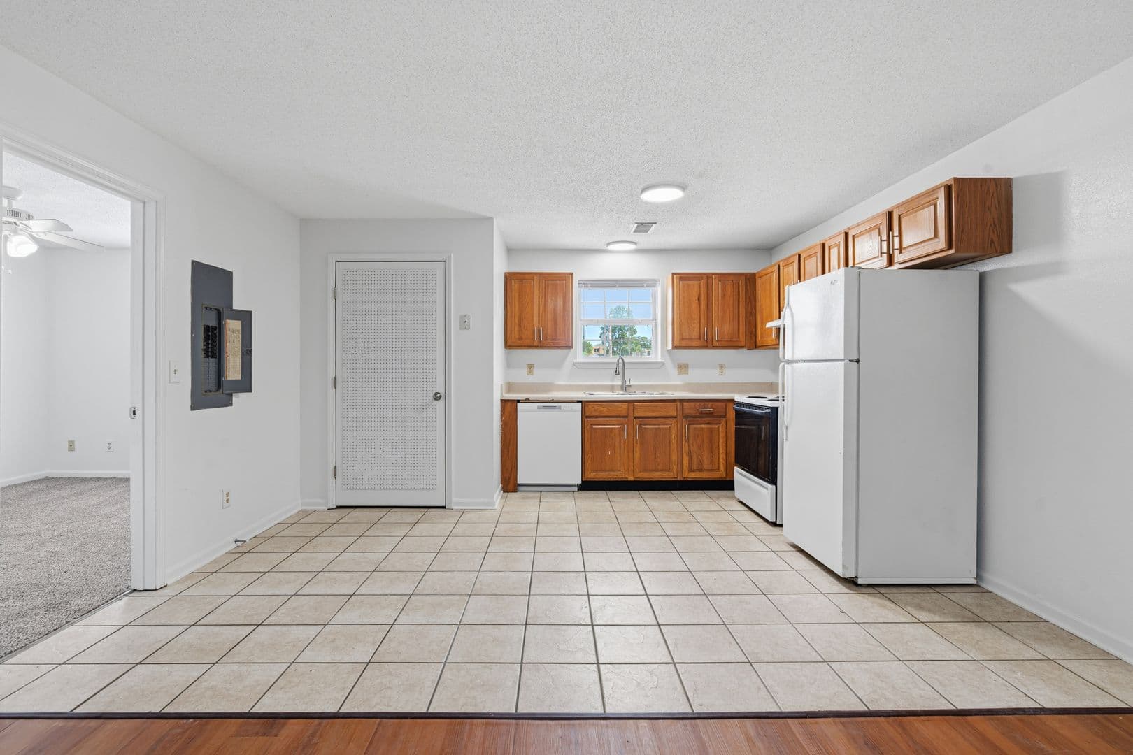 Warrensburg Apartment: 111 Commercial