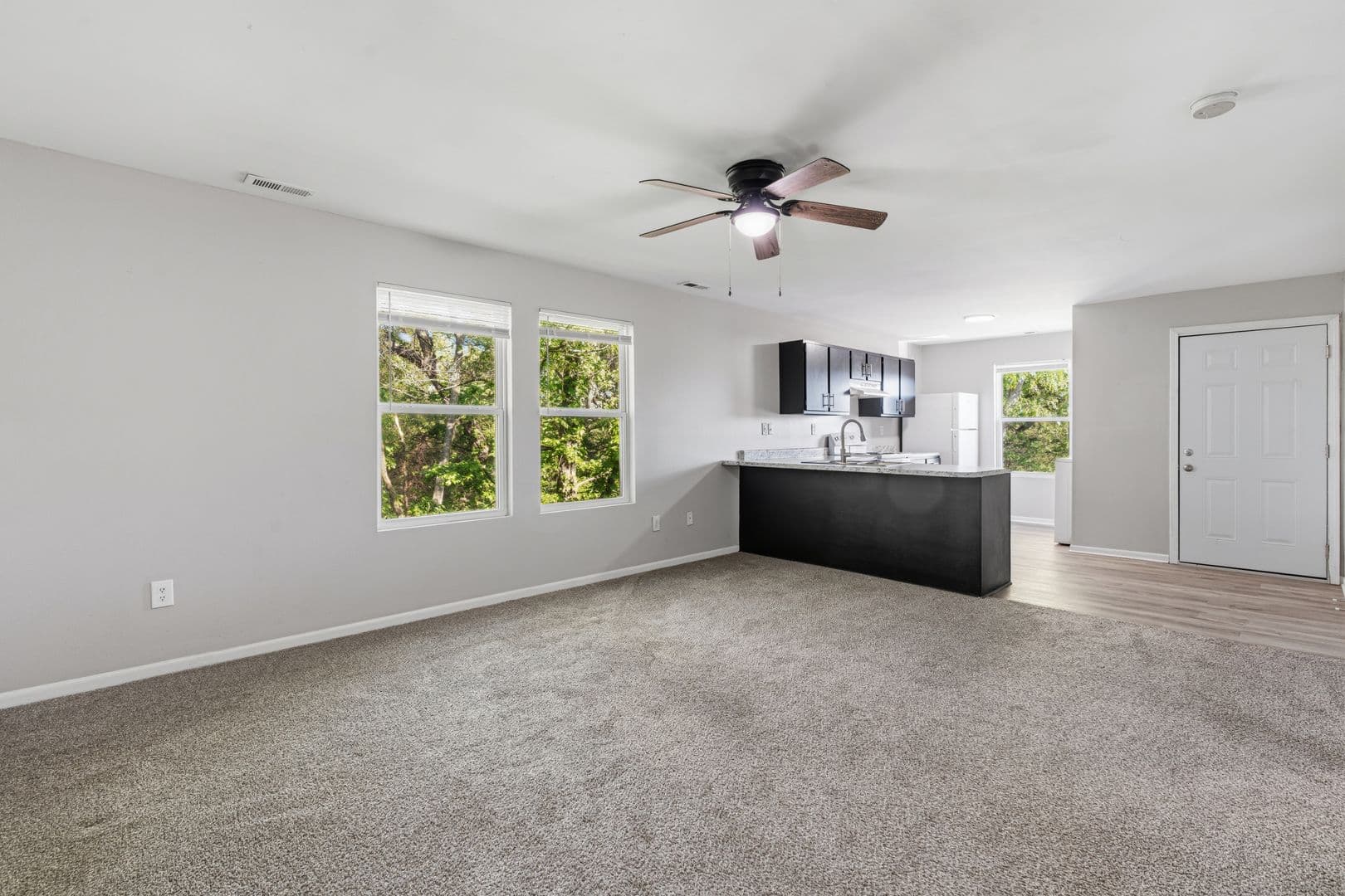 Warrensburg Apartment: 412 S Main St