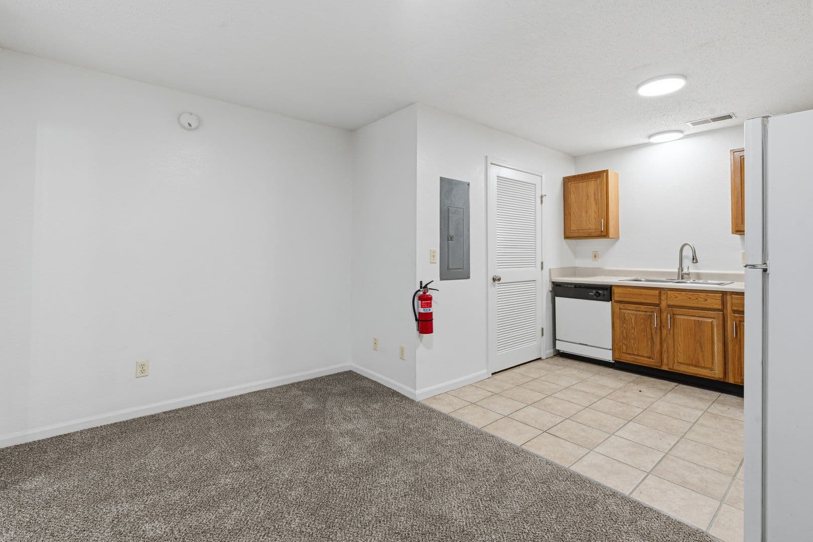 Warrensburg Apartment: 111 Commercial St Unit 105