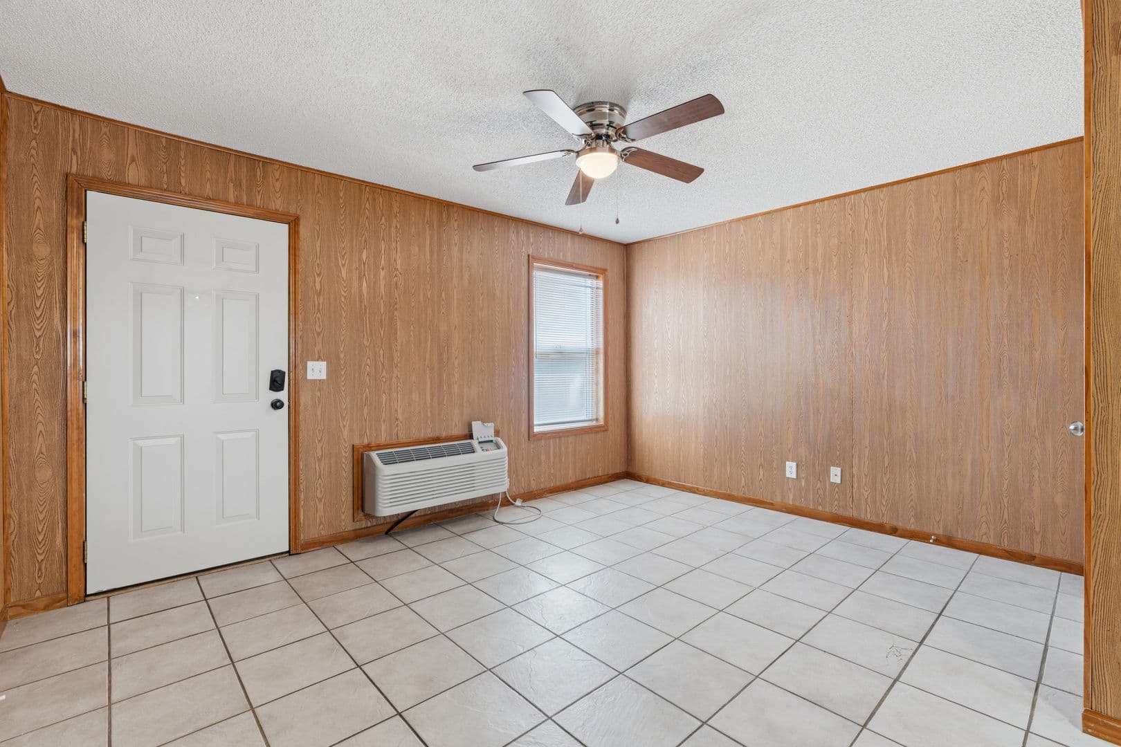 Warrensburg Apartment: 109 S Holden St Unit E