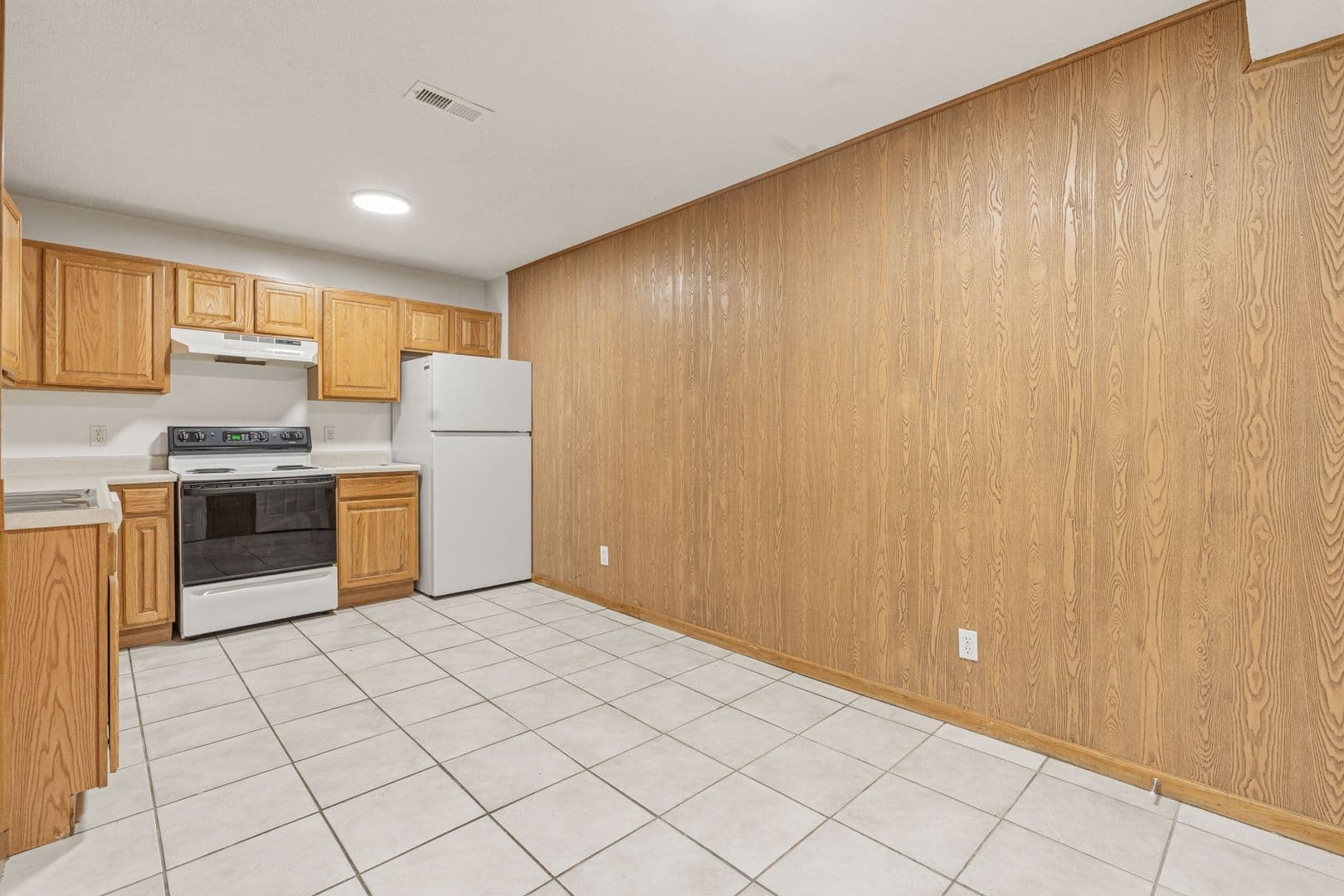 Warrensburg Apartment: 107 Grover St Unit B