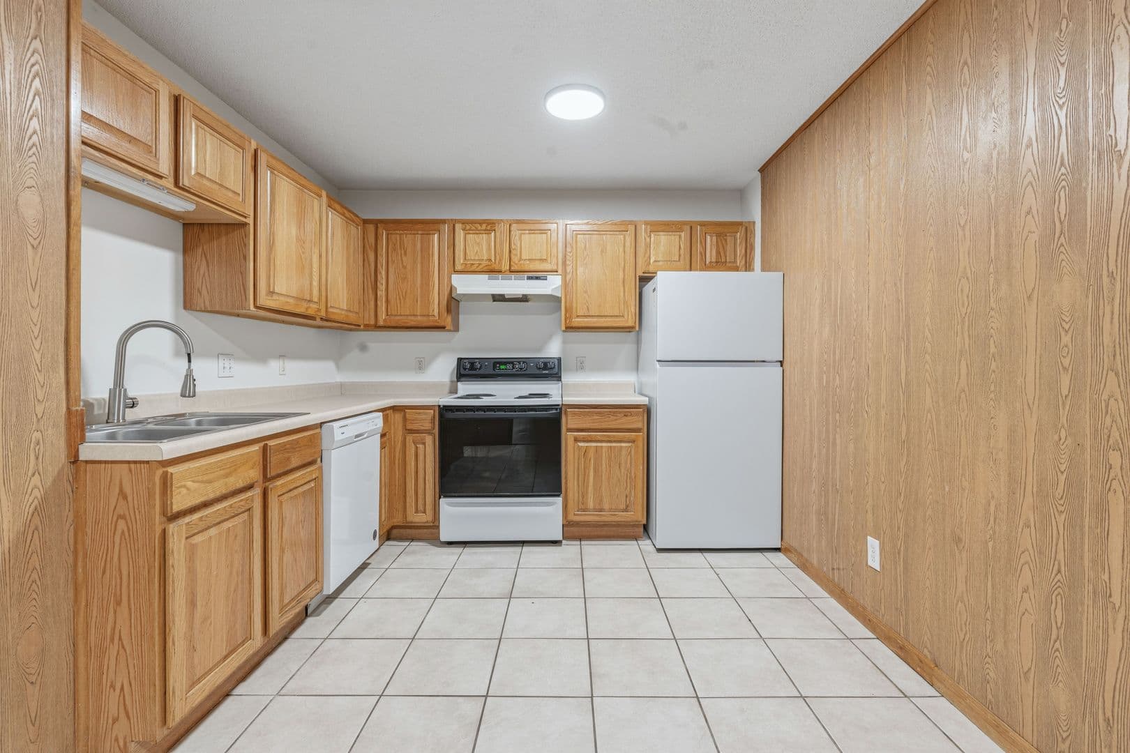 Warrensburg Apartment: 107 Grover St Unit B