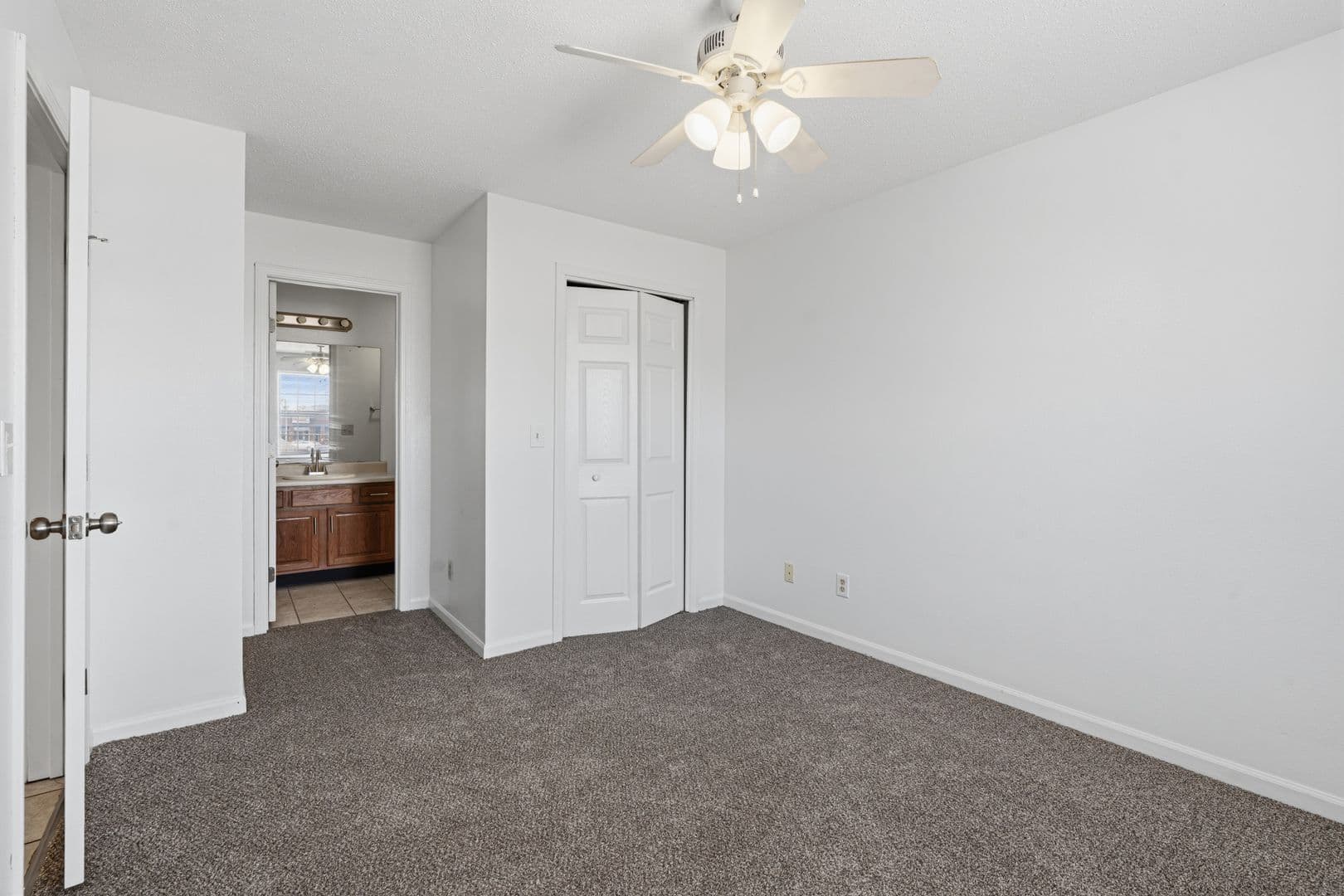 Warrensburg Apartment: 111 Commercial