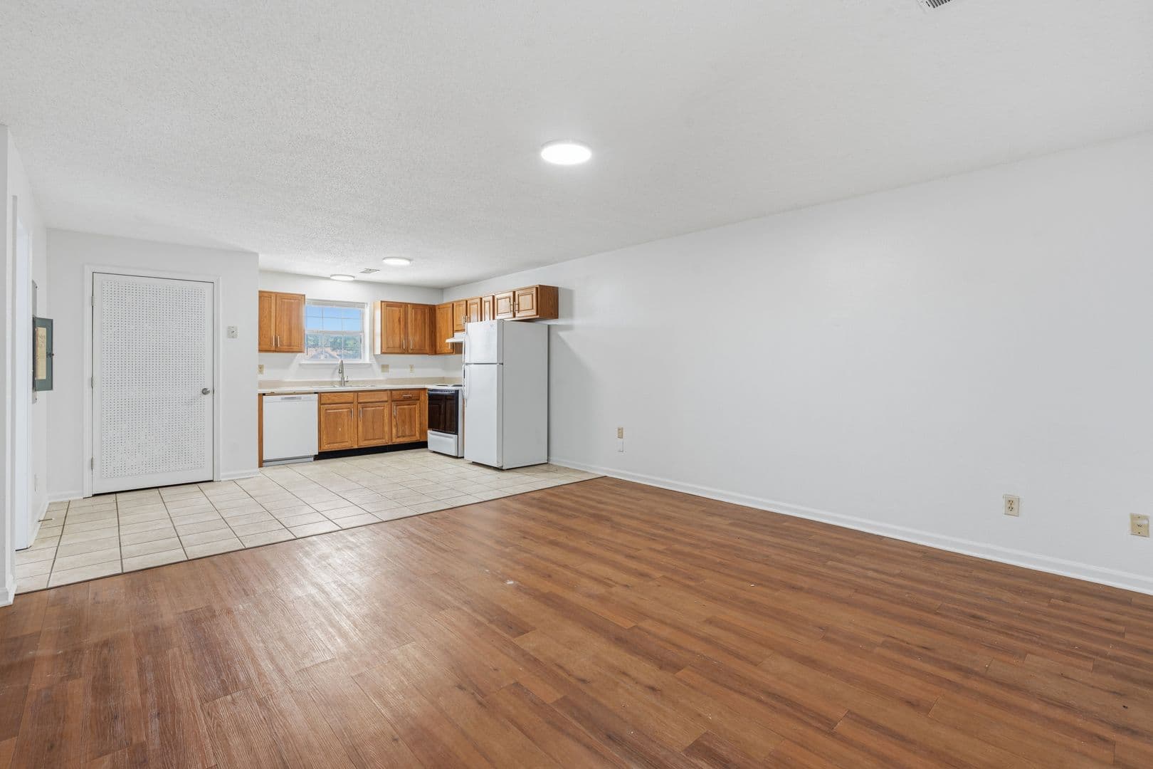 Warrensburg Apartment: 111 Commercial