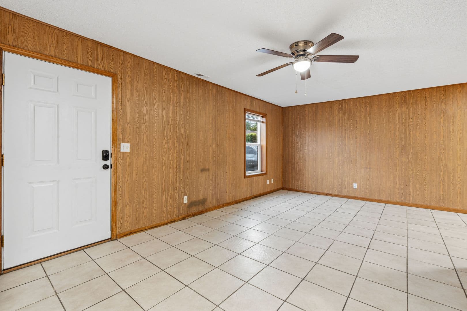 Warrensburg Apartment: 107 Grover St Unit B