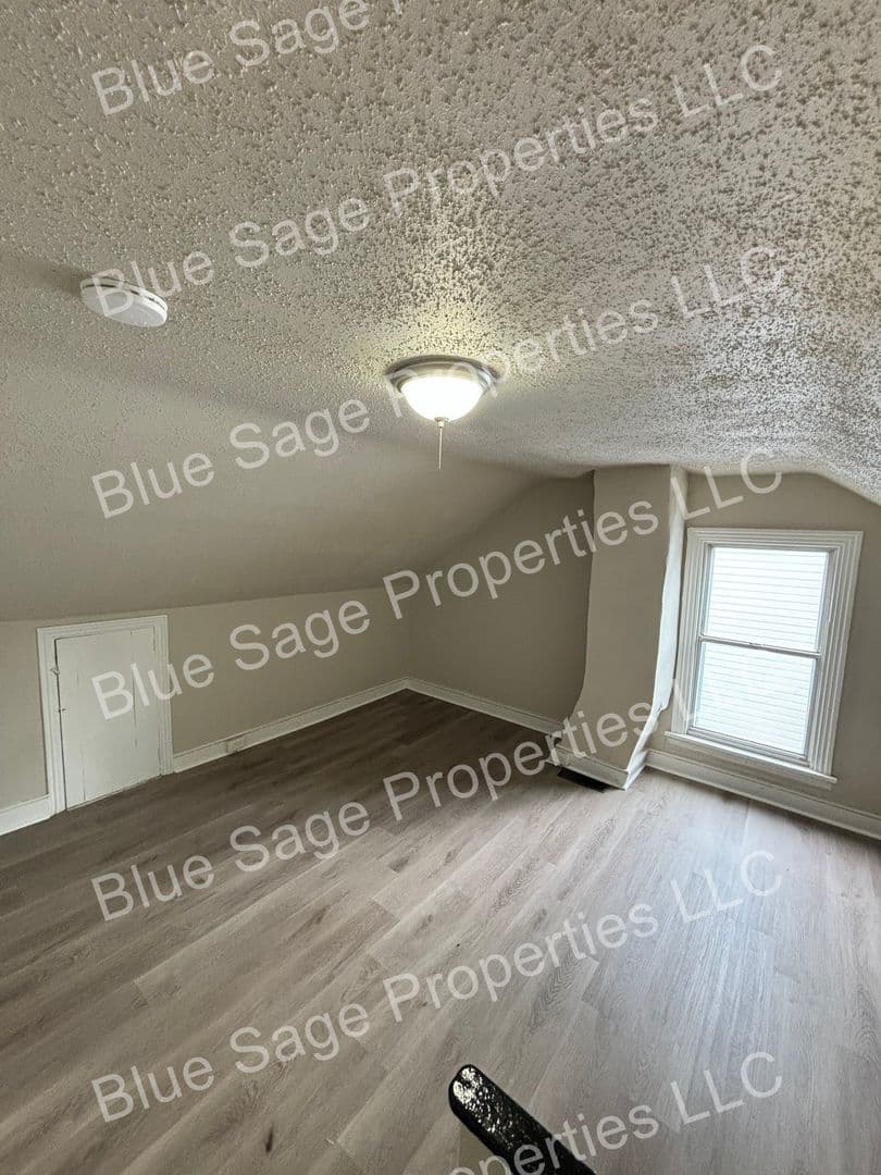 Pottstown House: 126 E Beech St