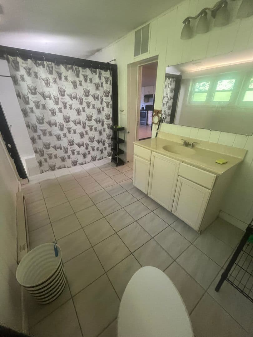 Eagleville Apartment: 931 N Trooper Road