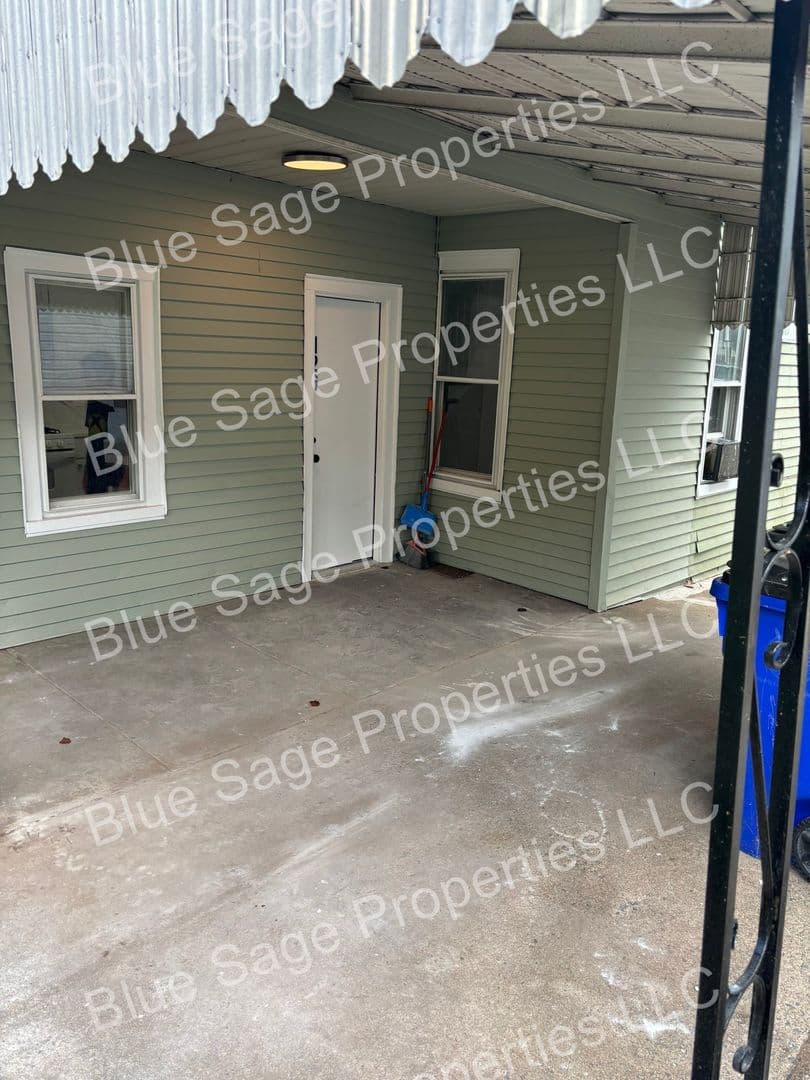 Pottstown House: 126 E Beech St