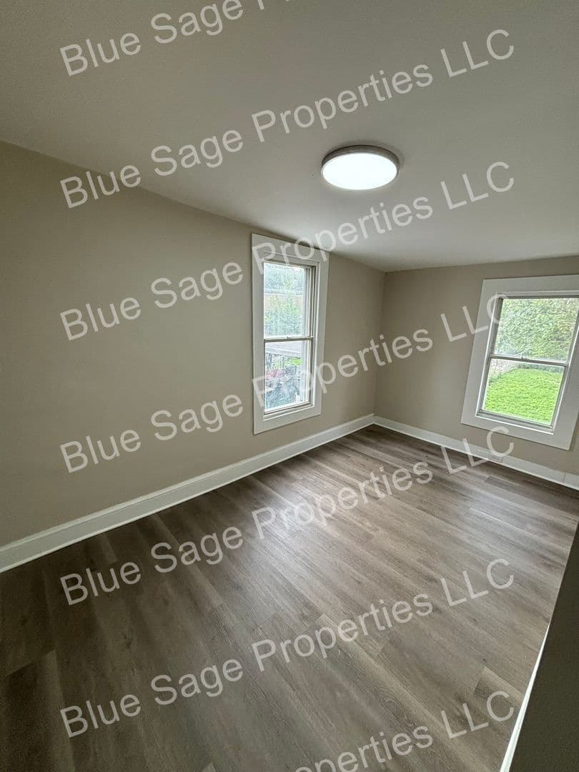 Pottstown House: 126 E Beech St