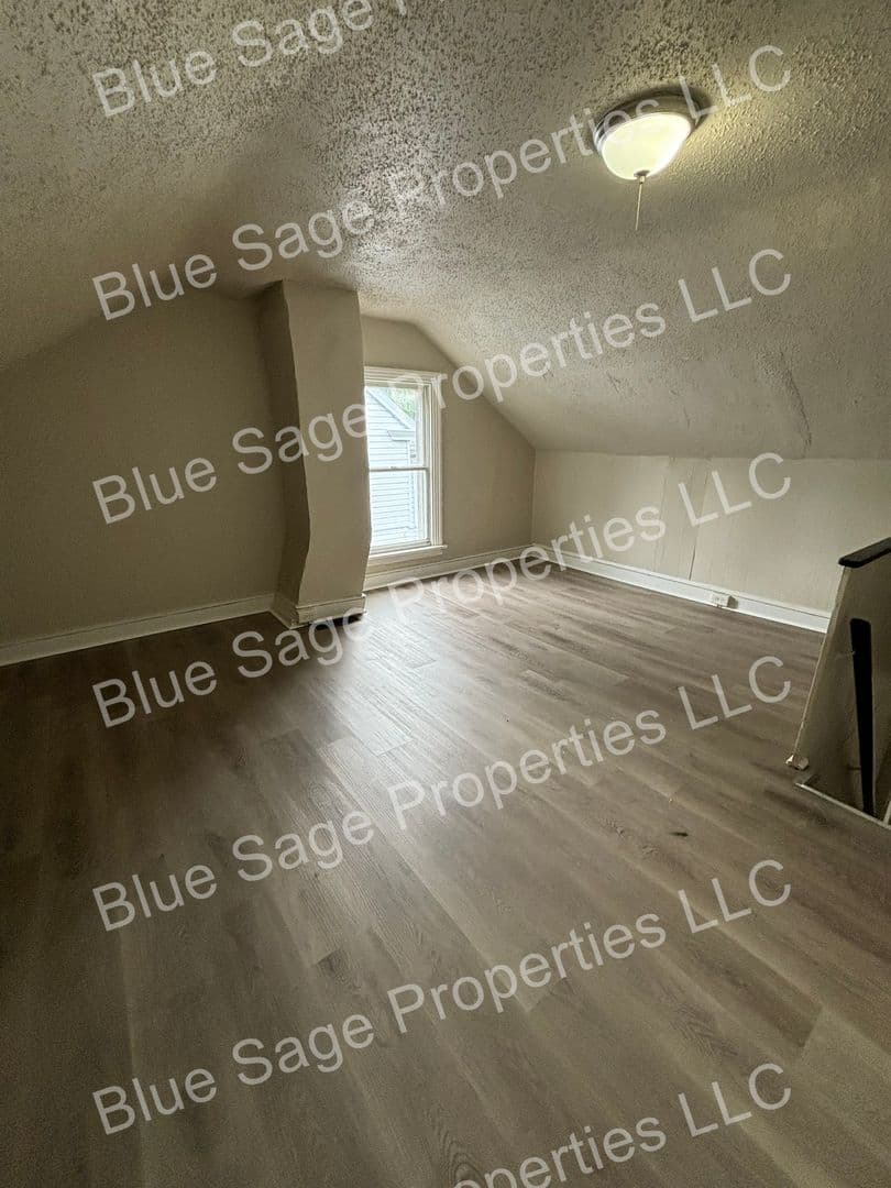 Pottstown House: 126 E Beech St