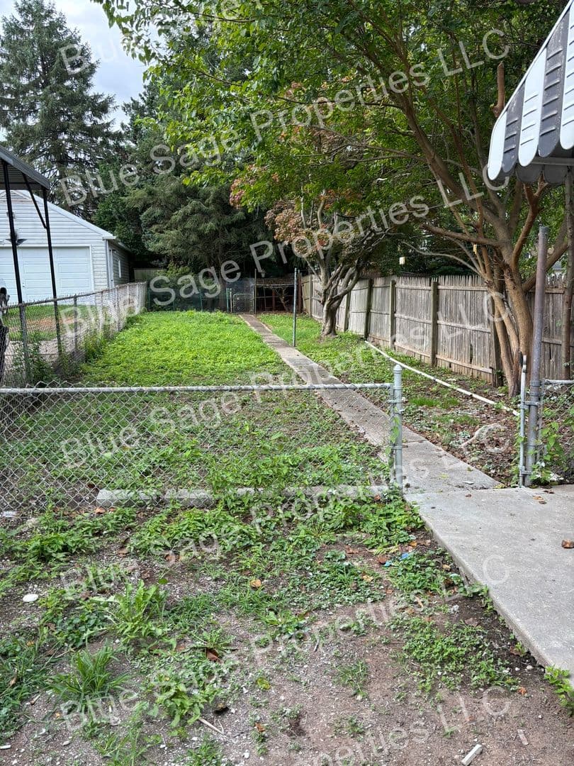 Pottstown House: 126 E Beech St