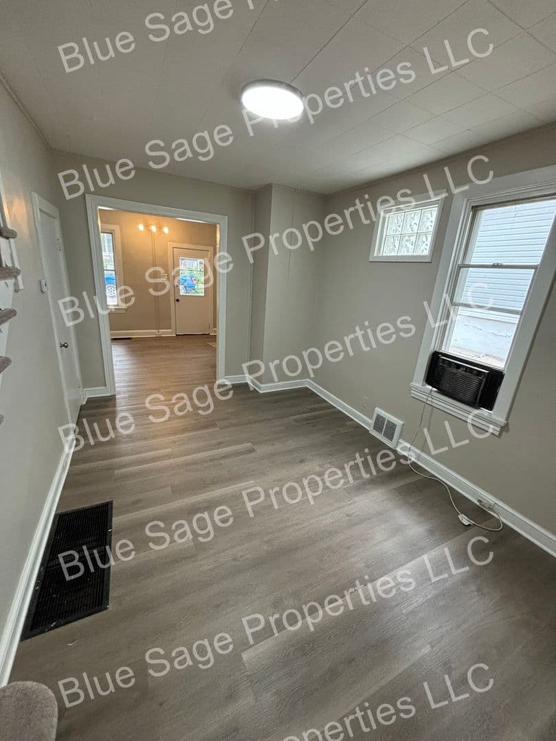 Pottstown House: 126 E Beech St