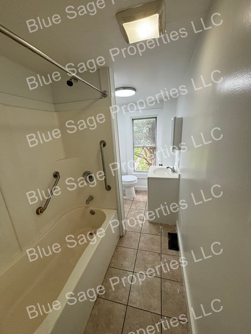 Pottstown House: 126 E Beech St