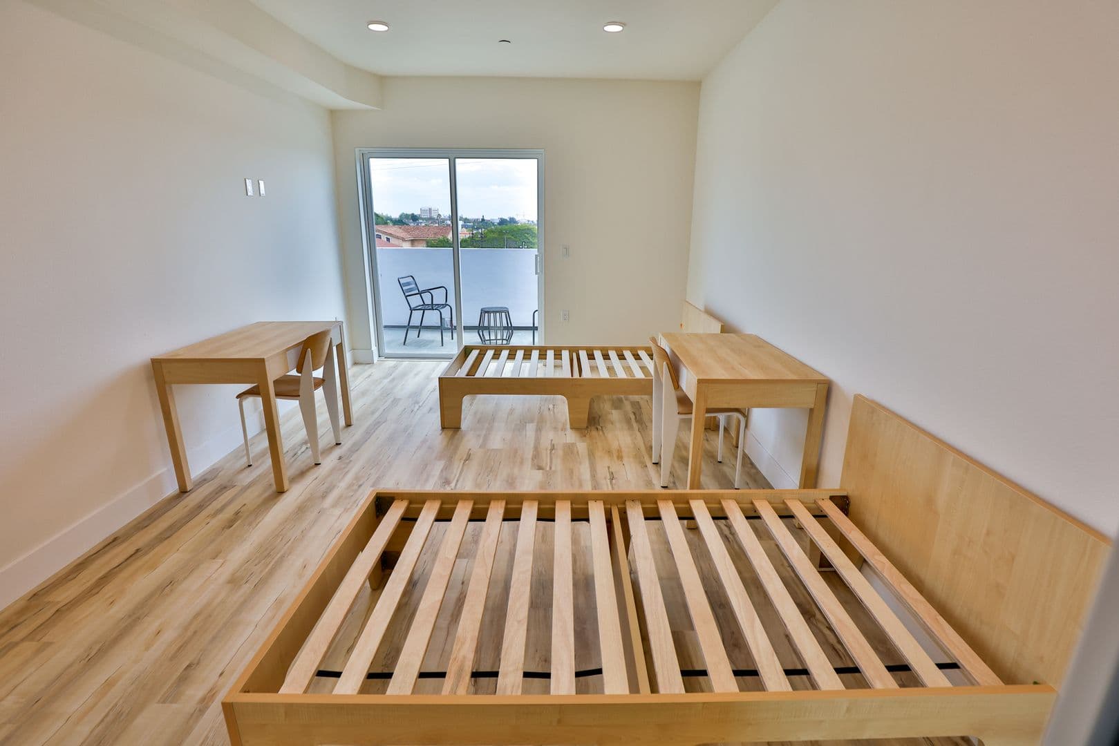 Los Angeles Apartment: 1421 W Adams Blvd