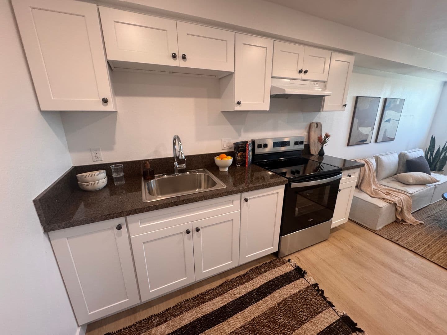 Los Angeles Apartment: 4973 W 21st Street