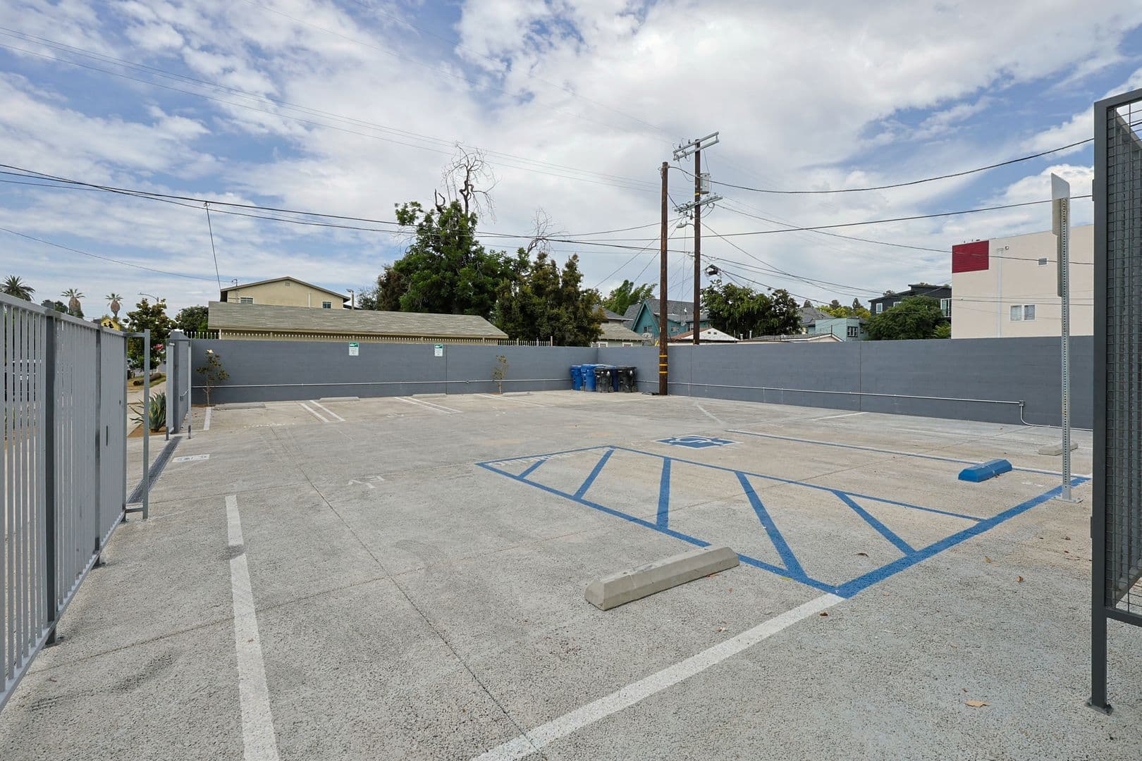 Los Angeles Apartment: 1189 W 37th Pl